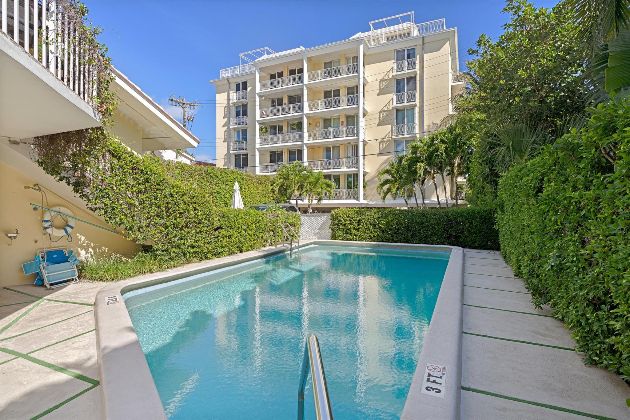 Everglades Plaza Condo