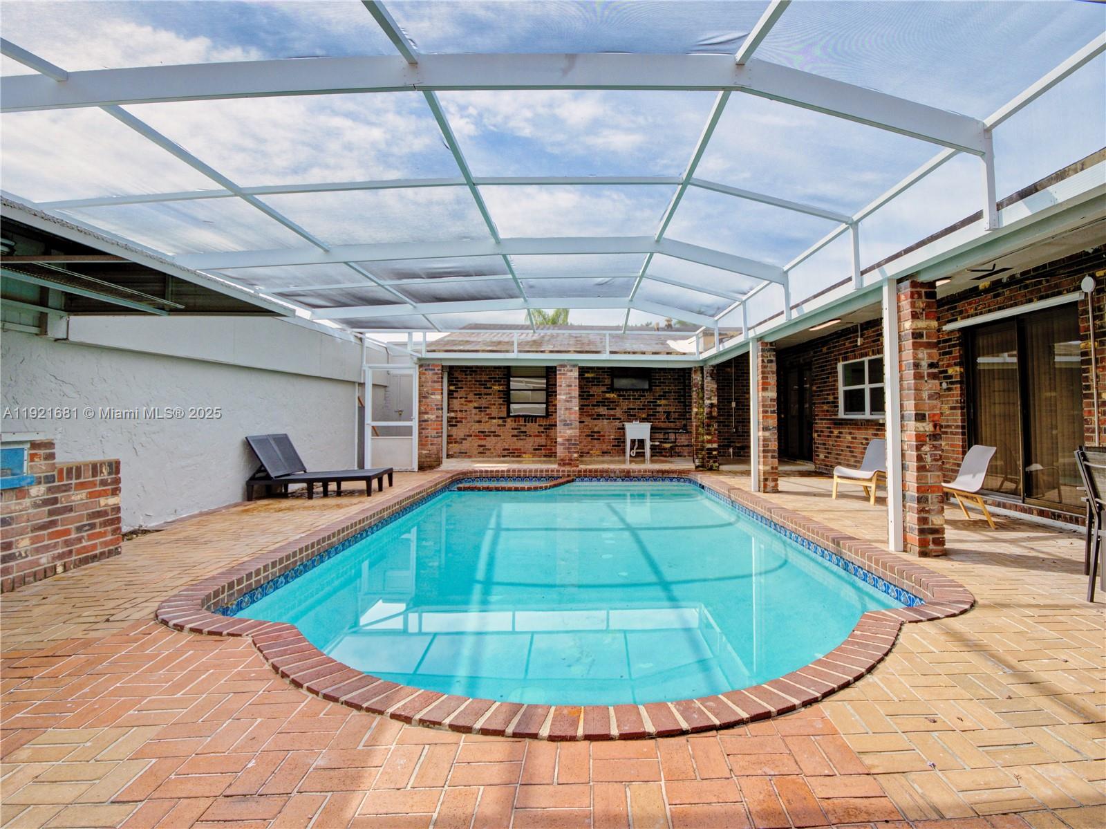 Hollywood Little Ranches