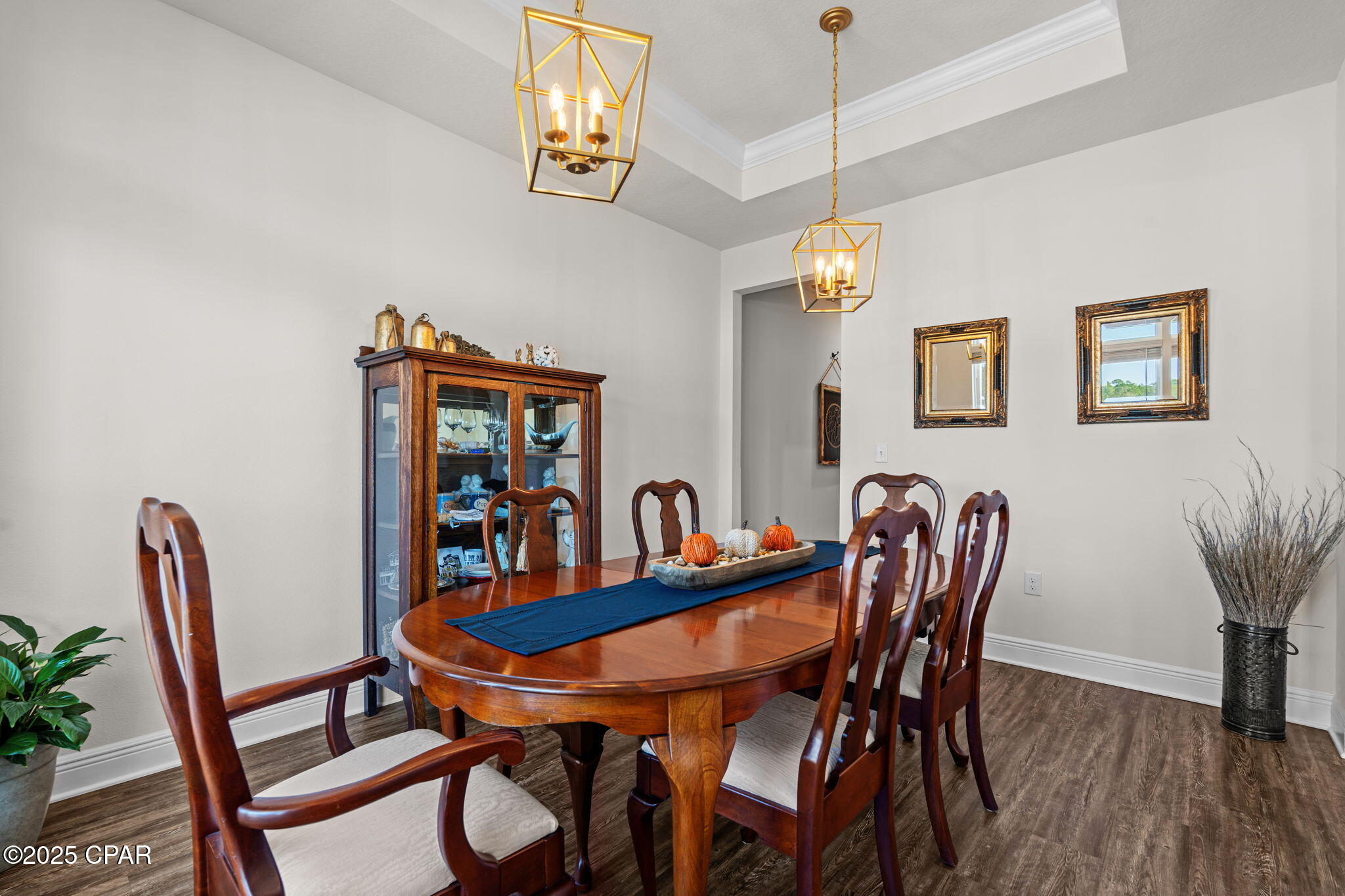 Listing photo id 10 for 376 Confidence Way