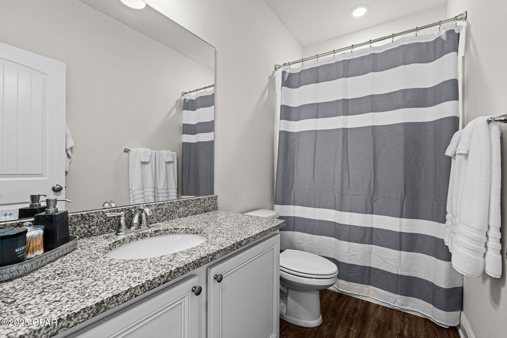 Listing photo id 19 for 376 Confidence Way