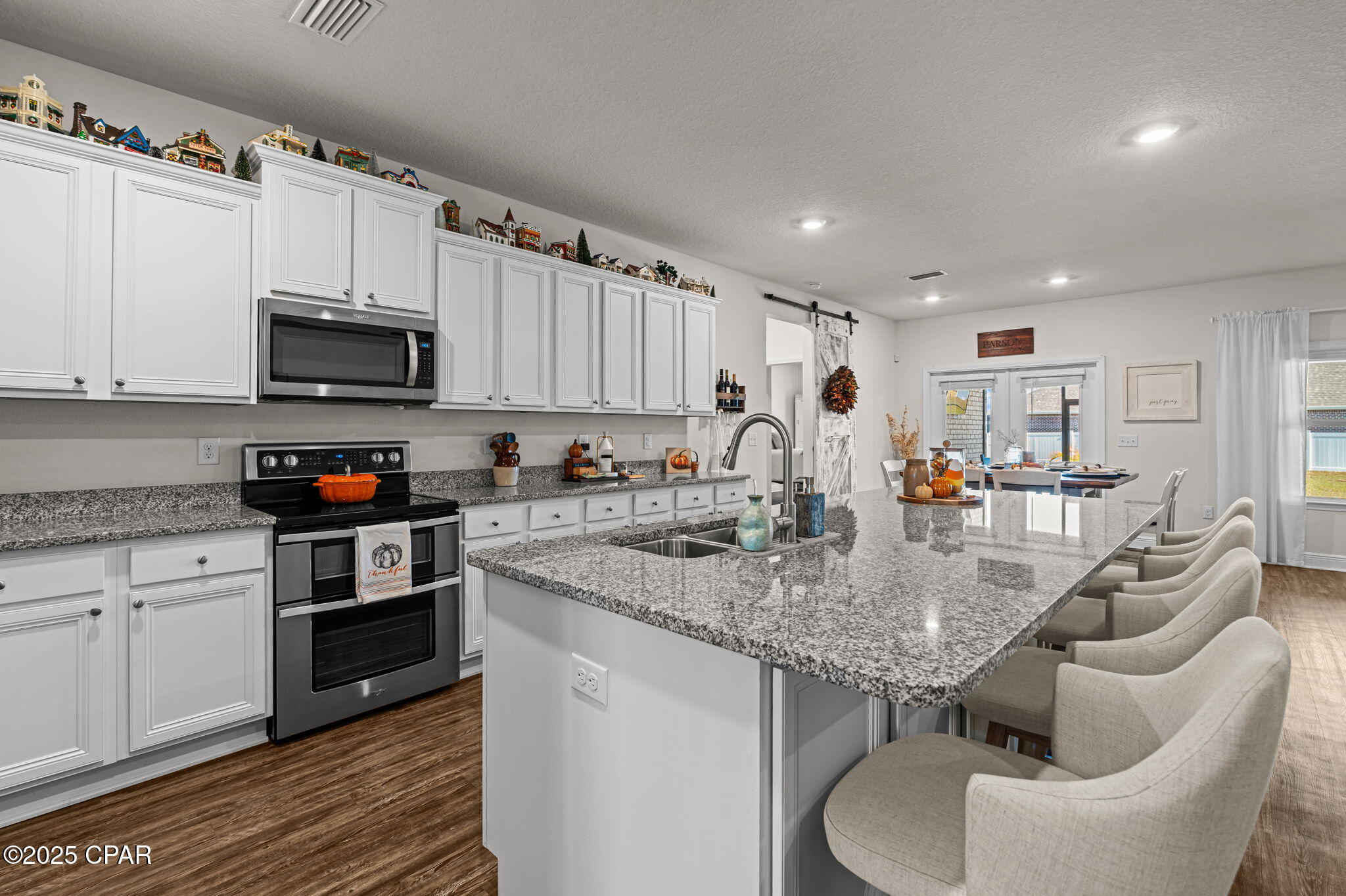 Listing photo id 22 for 376 Confidence Way