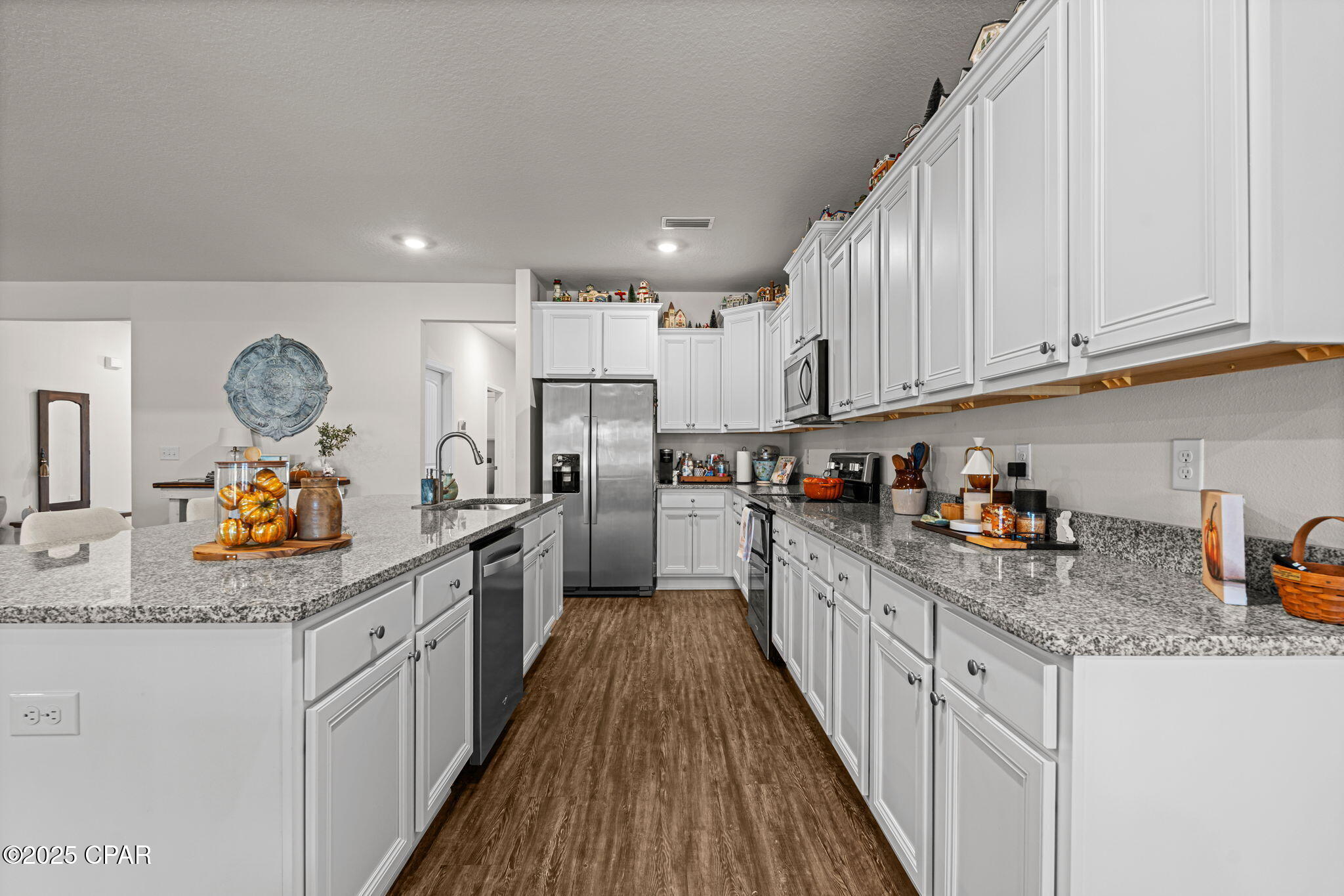 Listing photo id 23 for 376 Confidence Way