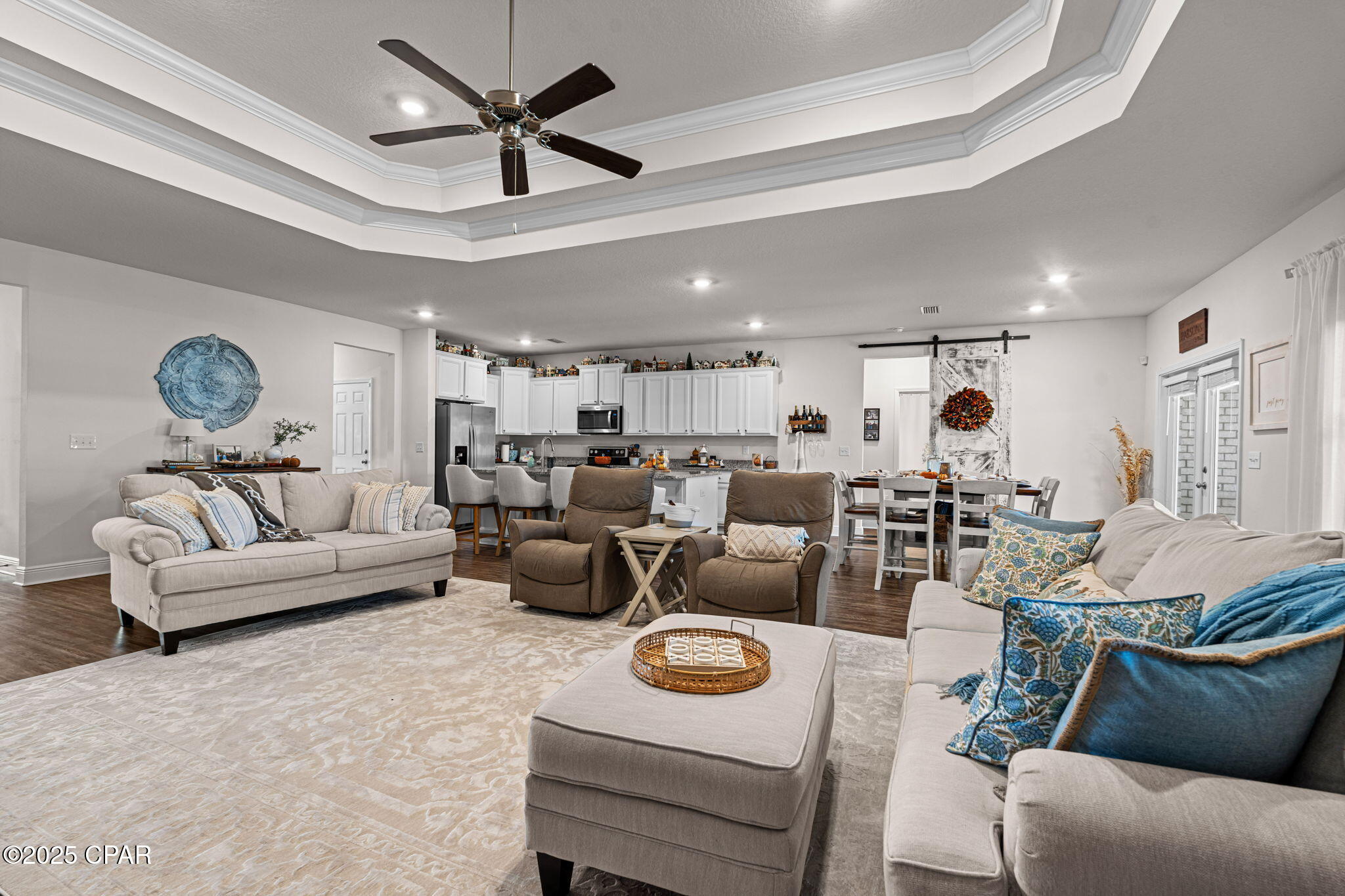 Image 33 For 376 Confidence Way