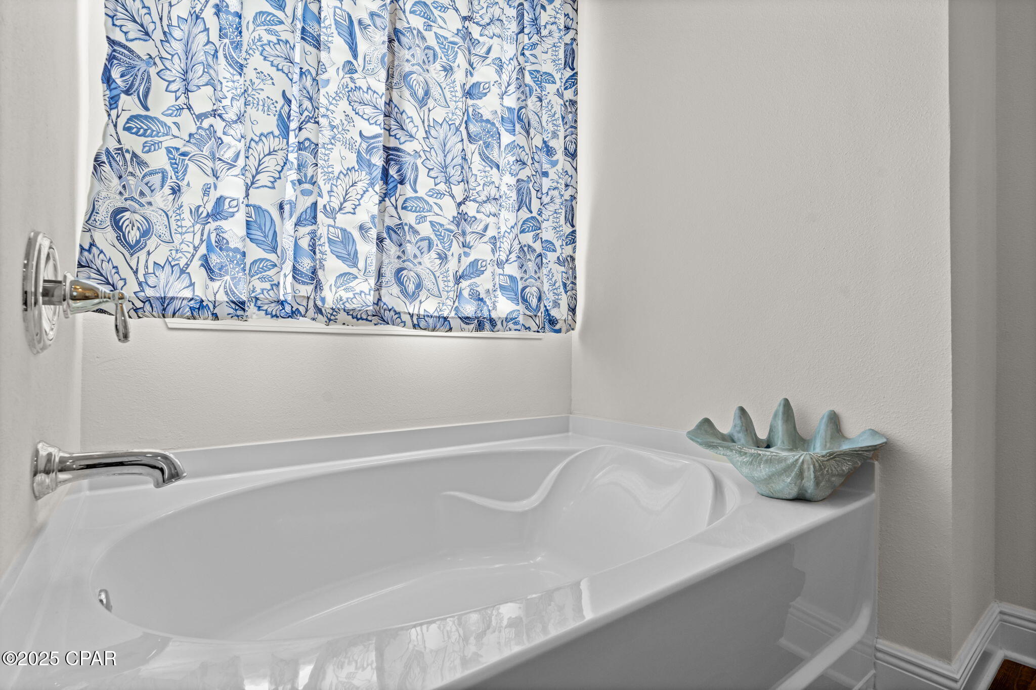 Listing photo id 46 for 376 Confidence Way