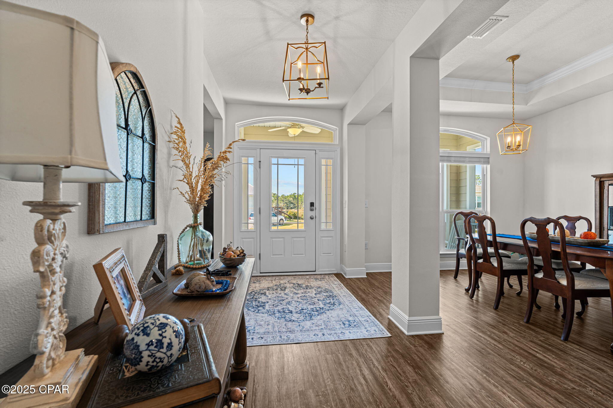 Listing photo id 7 for 376 Confidence Way