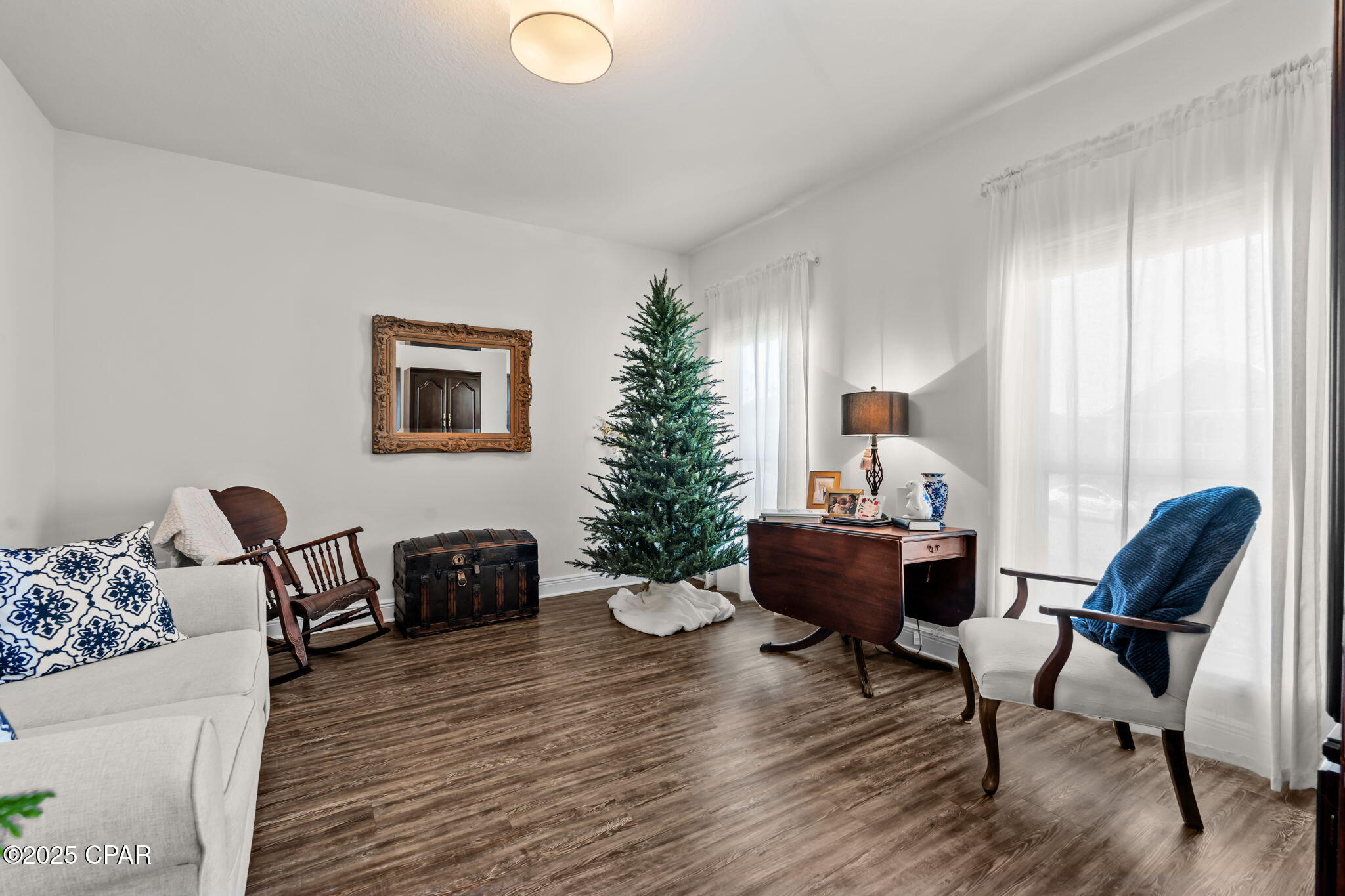 Listing photo id 8 for 376 Confidence Way