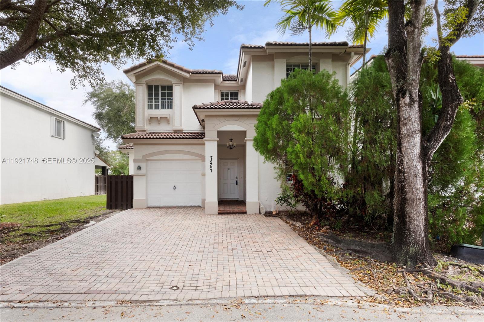 House for Sale in Doral, FL
