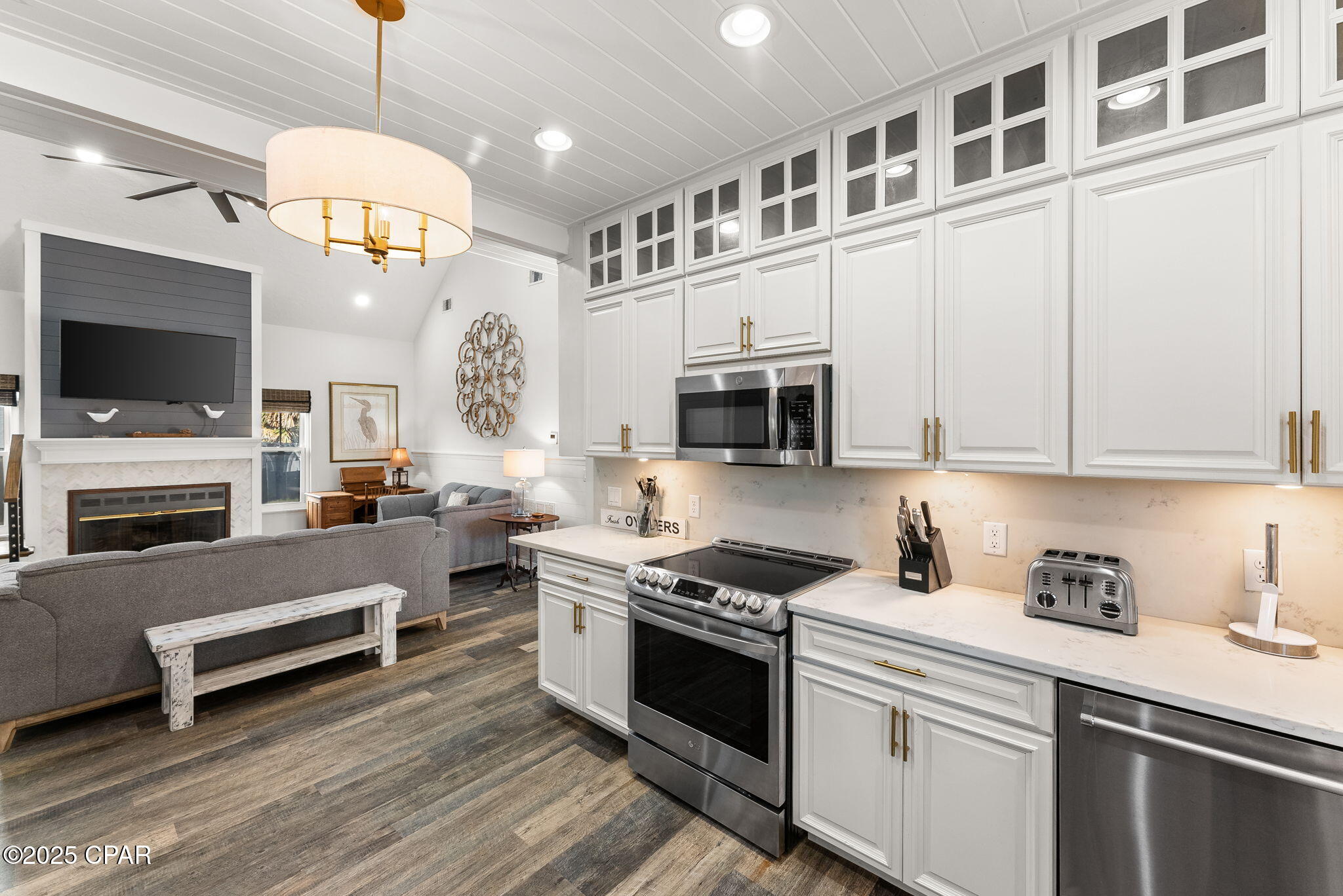 Listing photo id 13 for 4126 Snapper Street