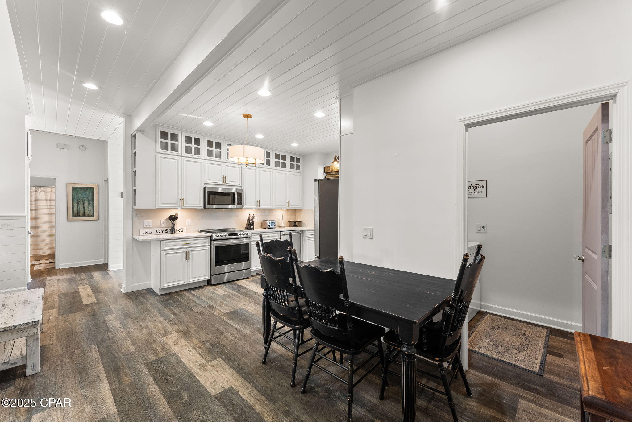 Listing photo id 15 for 4126 Snapper Street