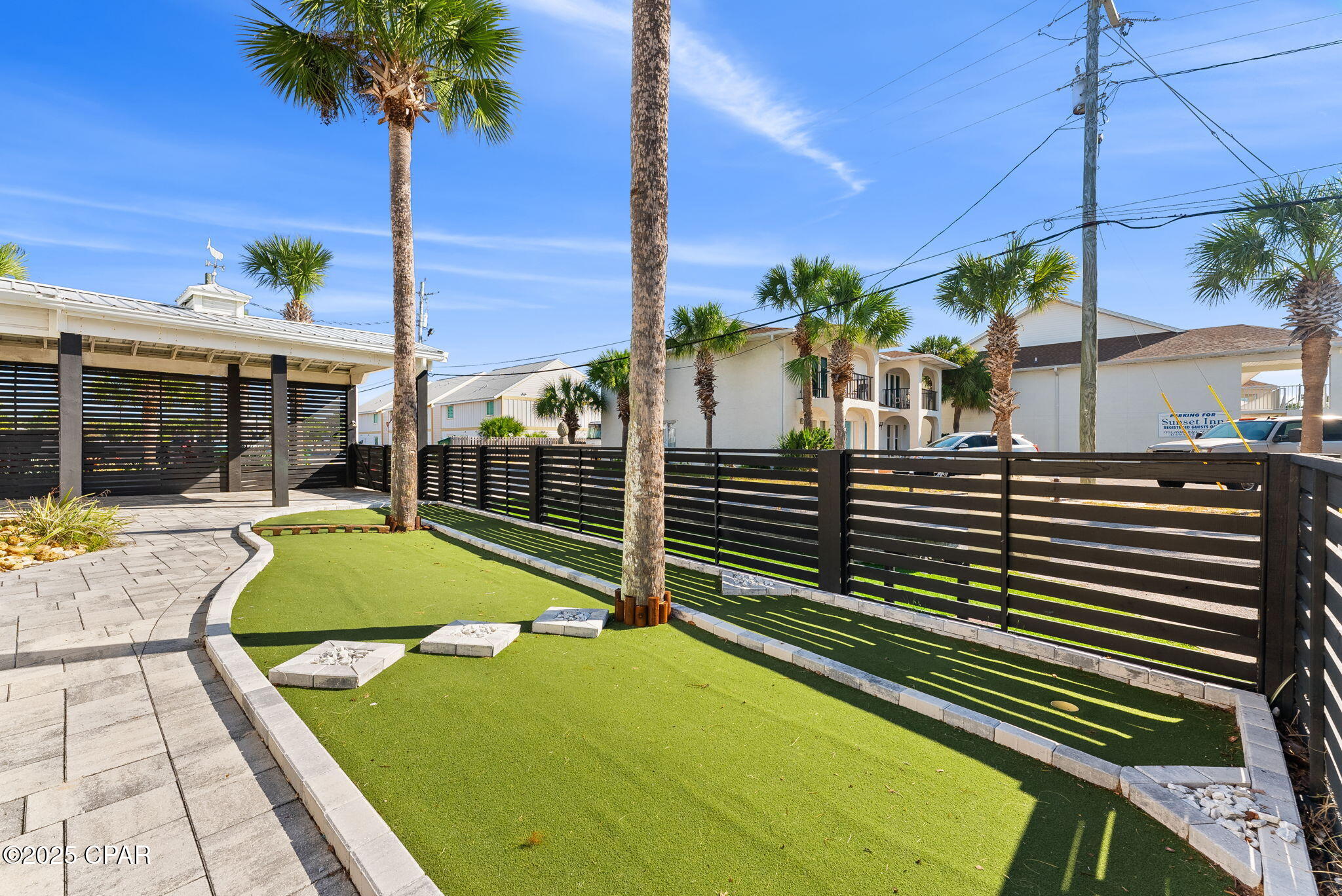 Listing photo id 4 for 4126 Snapper Street