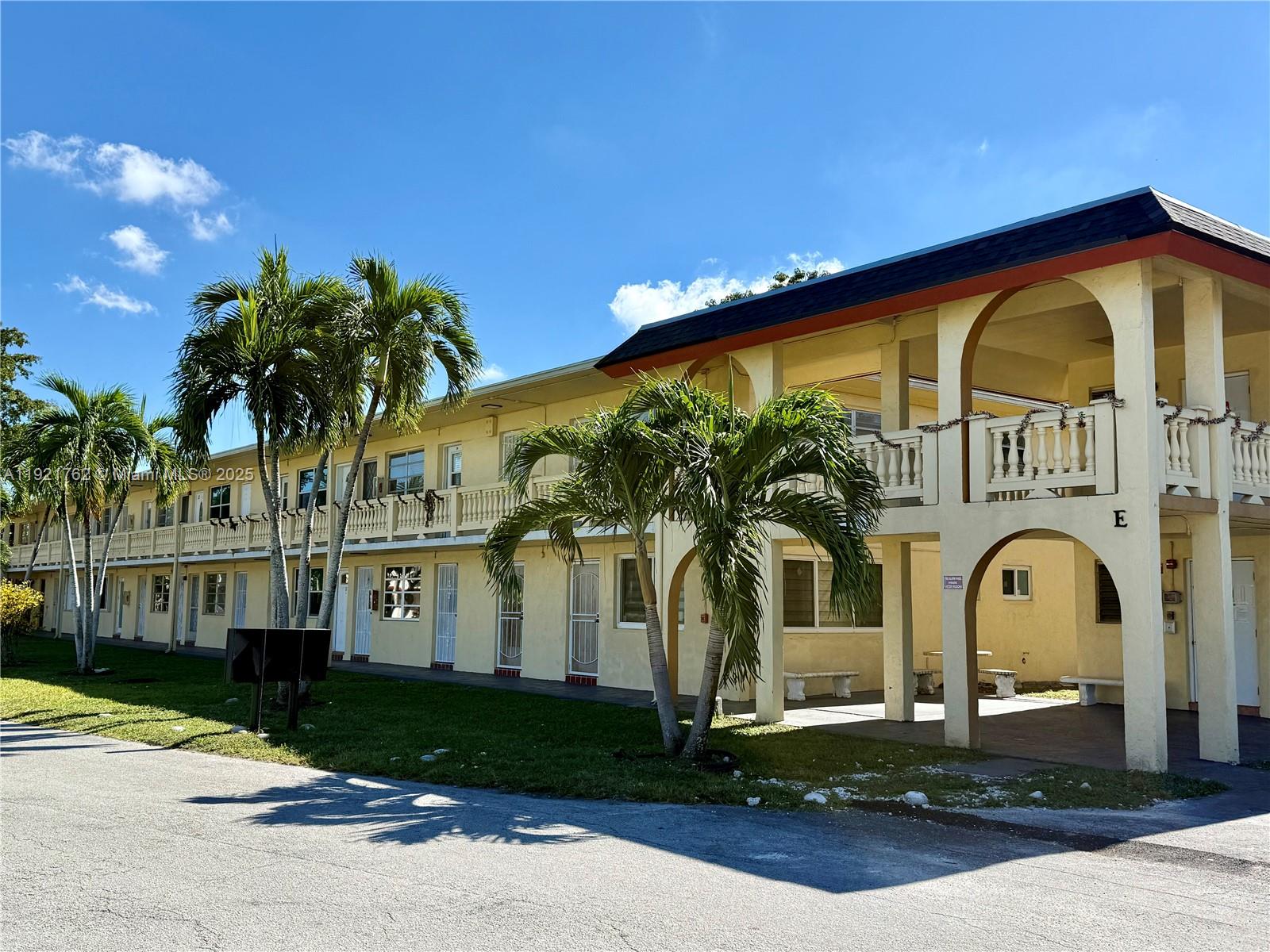 Ro-Mont South Condo E