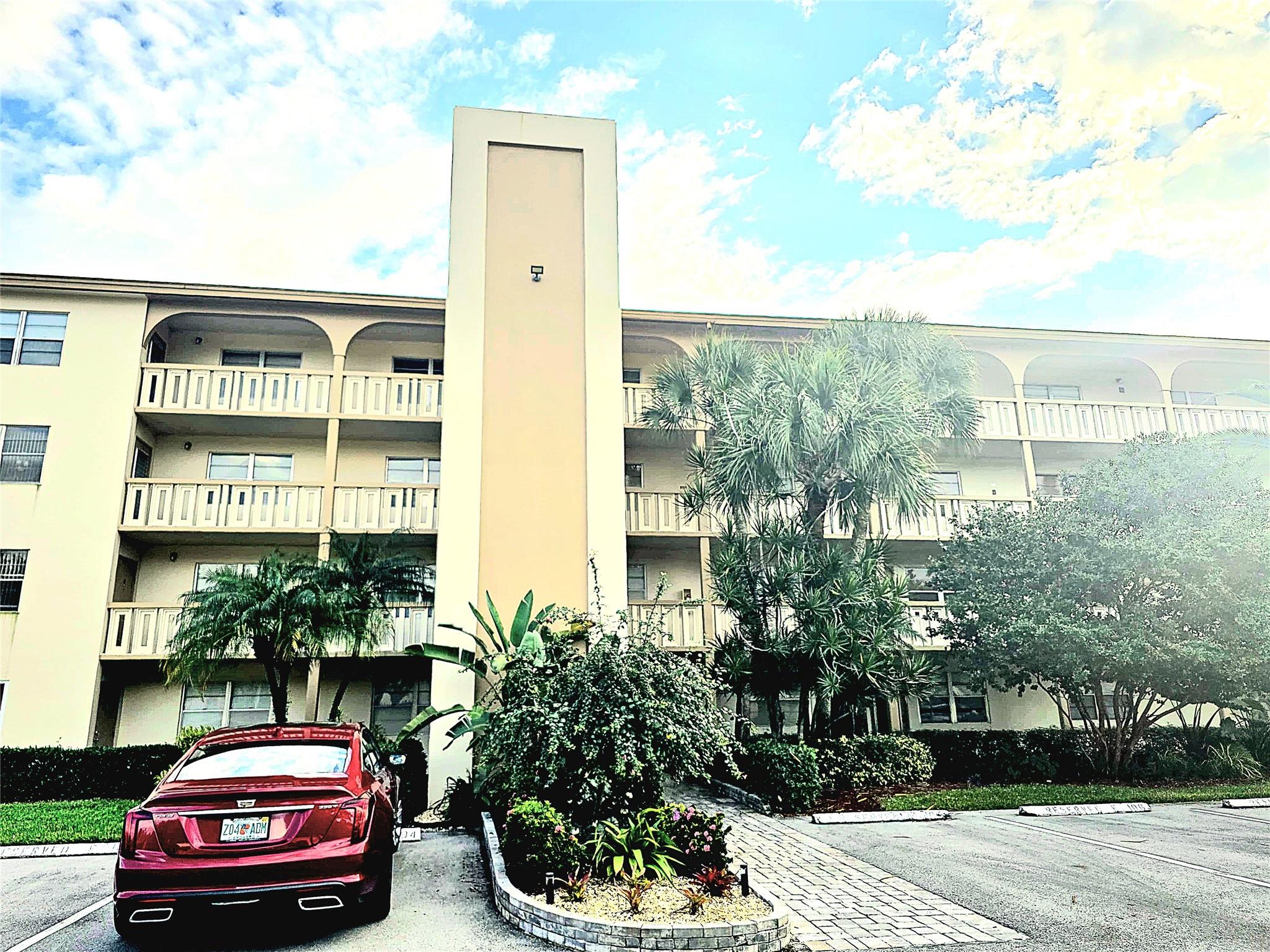 Lucaya Village Ie Condo