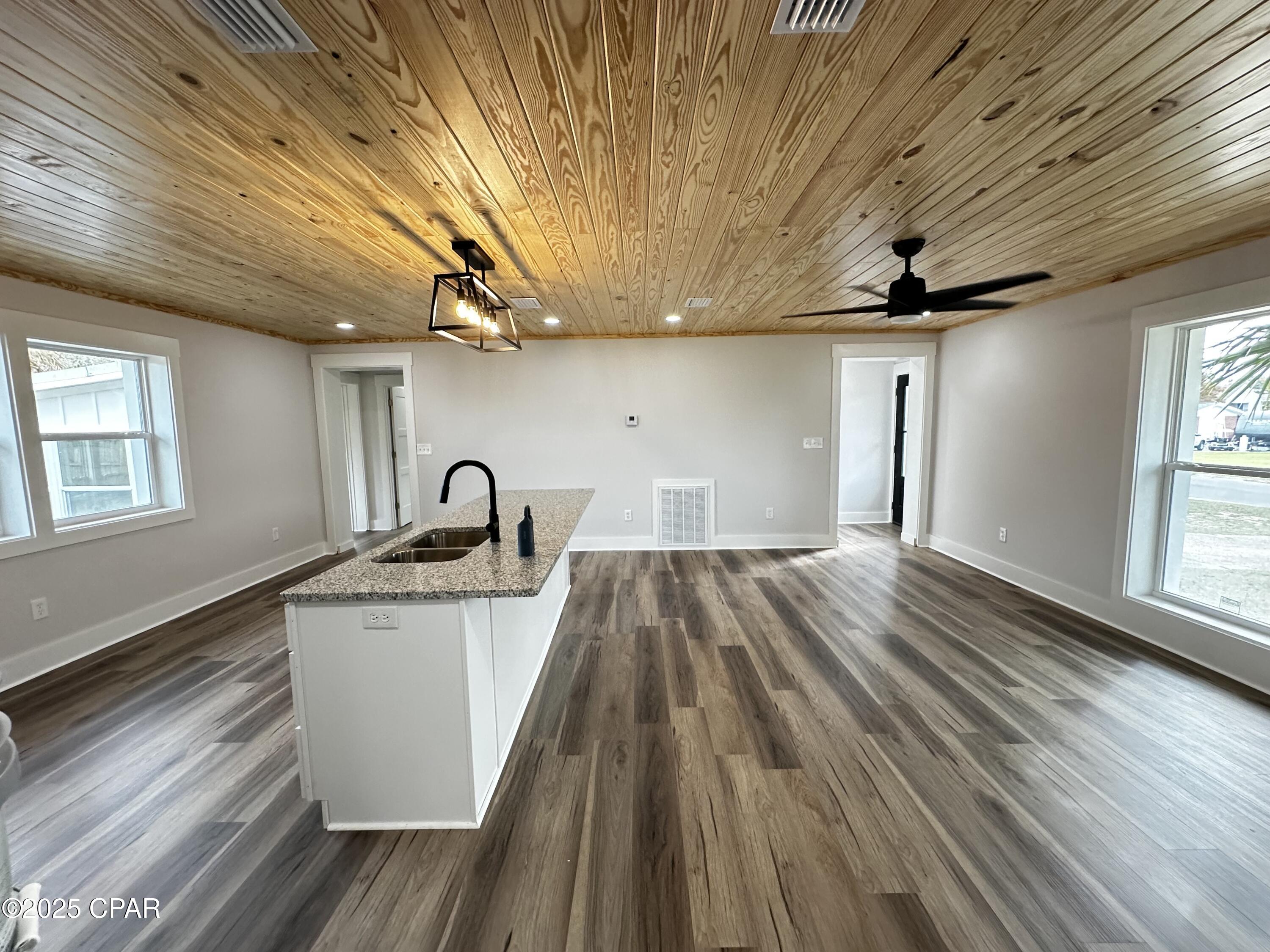 Image 2 For 6 Harvard Circle