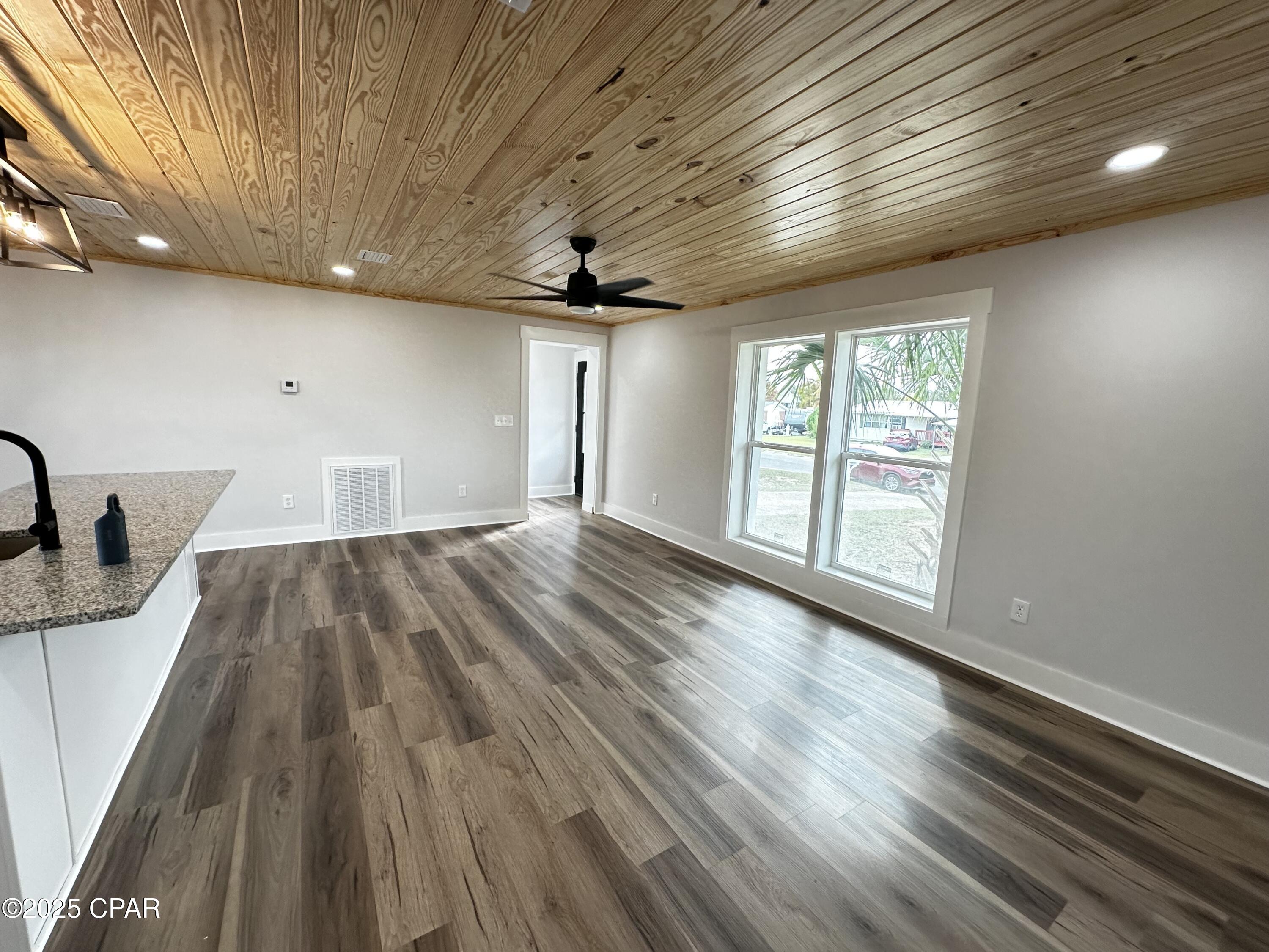 Image 3 For 6 Harvard Circle