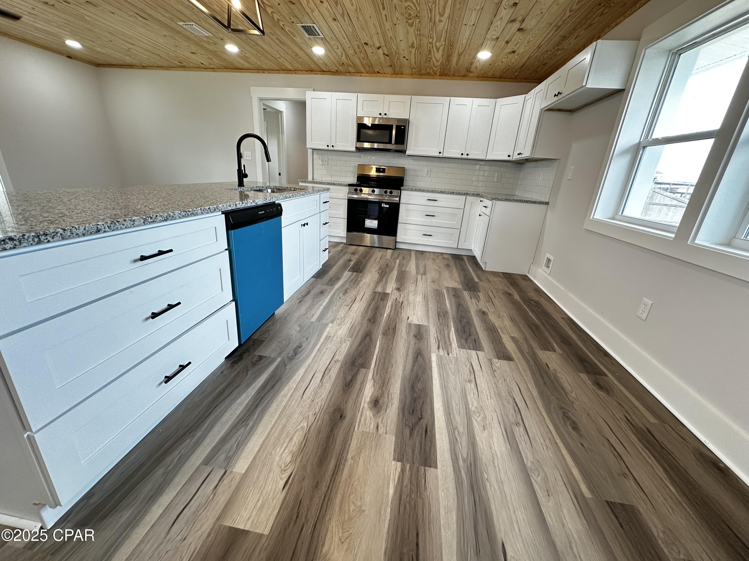 Image 6 For 6 Harvard Circle