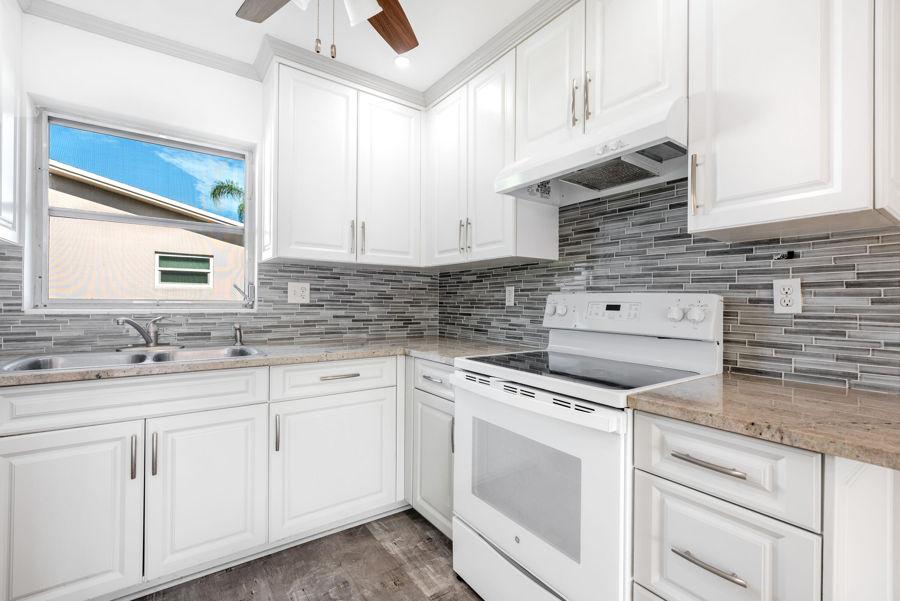 Cresthaven Villas 28 Cond