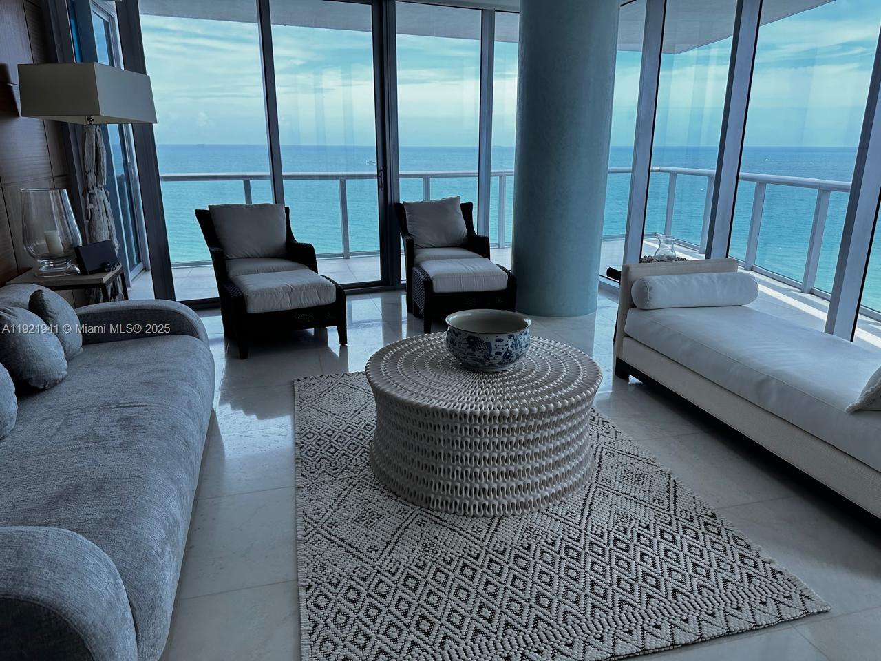 Apartamento para Alugar em Sunny Isles Beach, FL