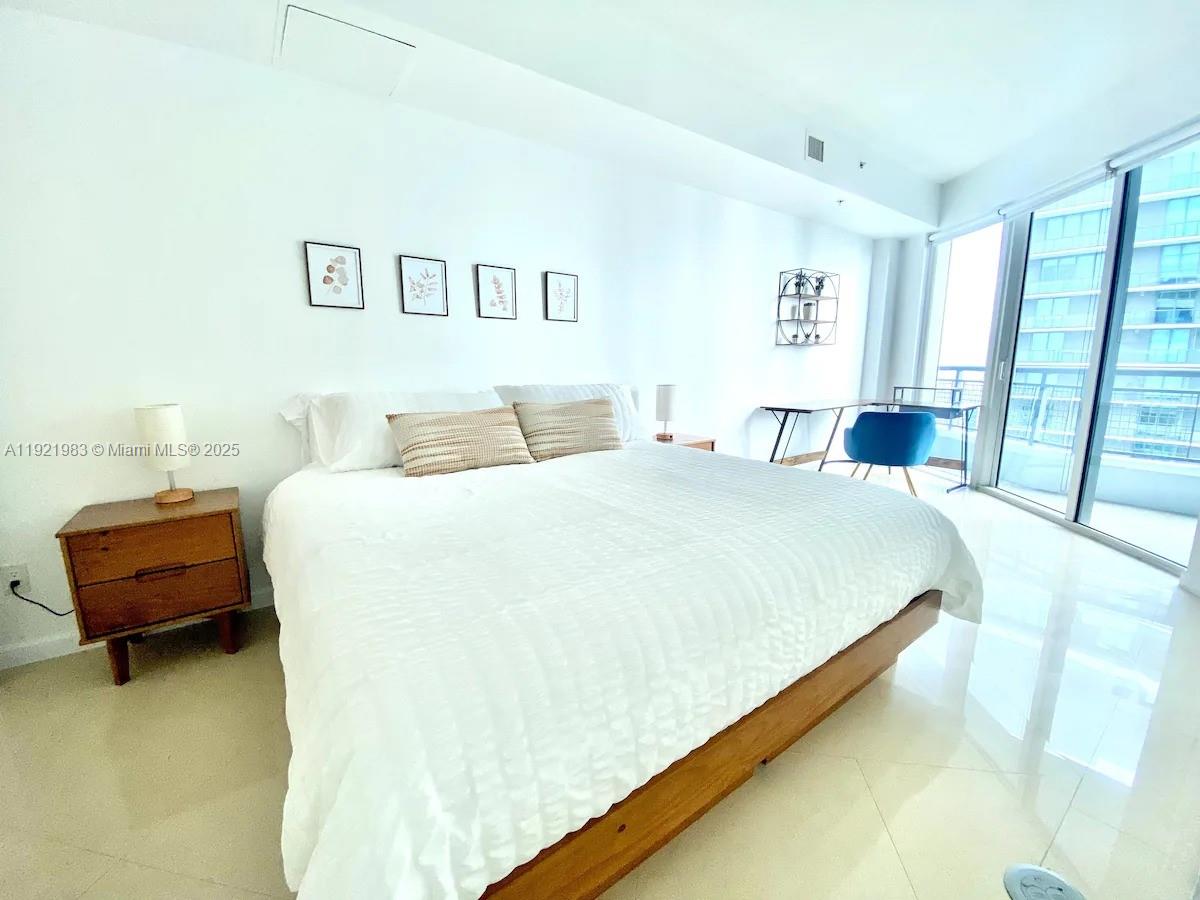 Infinity At Brickell Cond