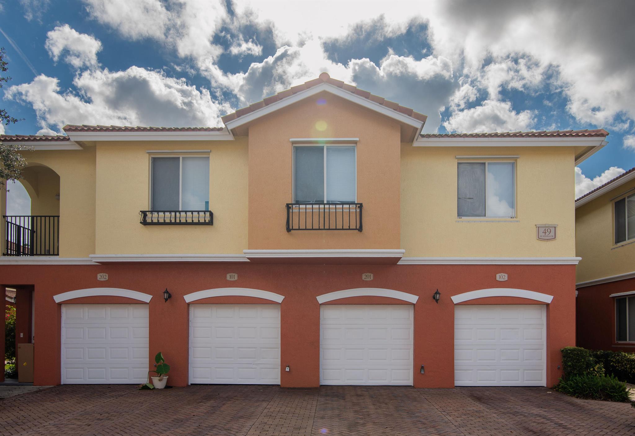 Vilabella Central Park Co