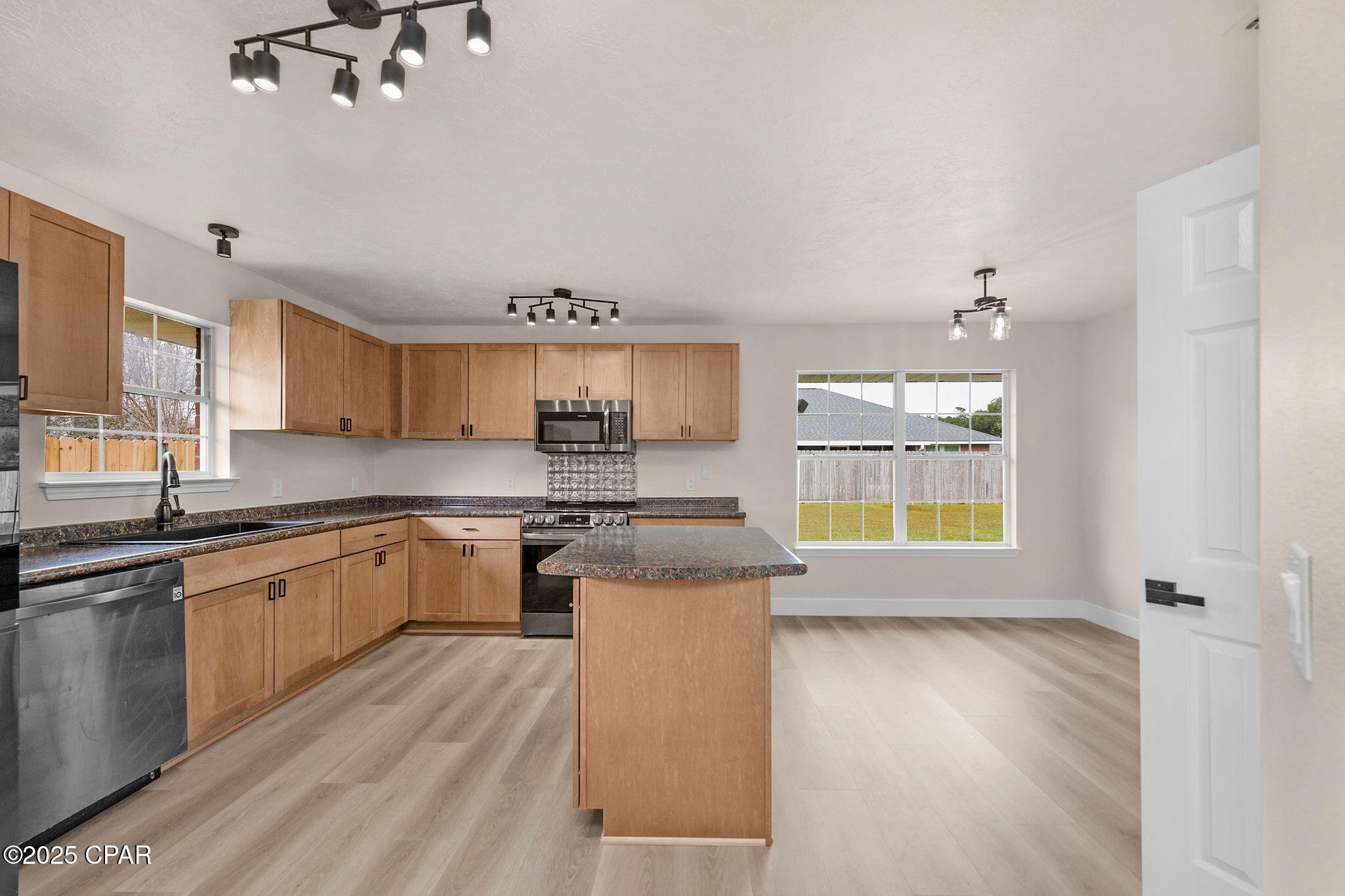 Image 15 For 1066 Meyer Way