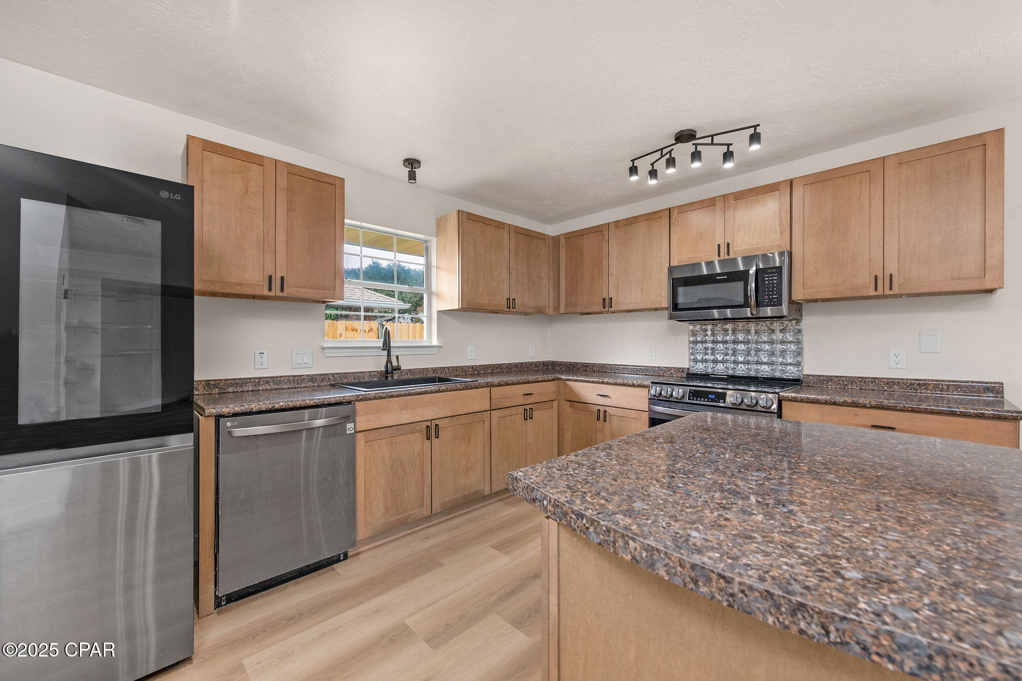 Image 27 For 1066 Meyer Way