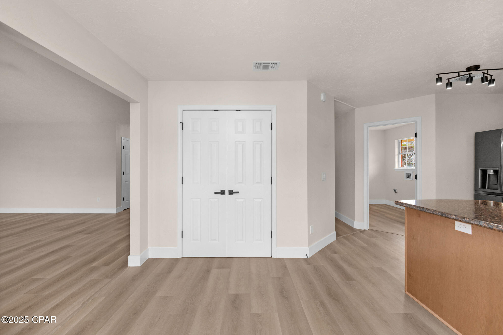 Image 29 For 1066 Meyer Way