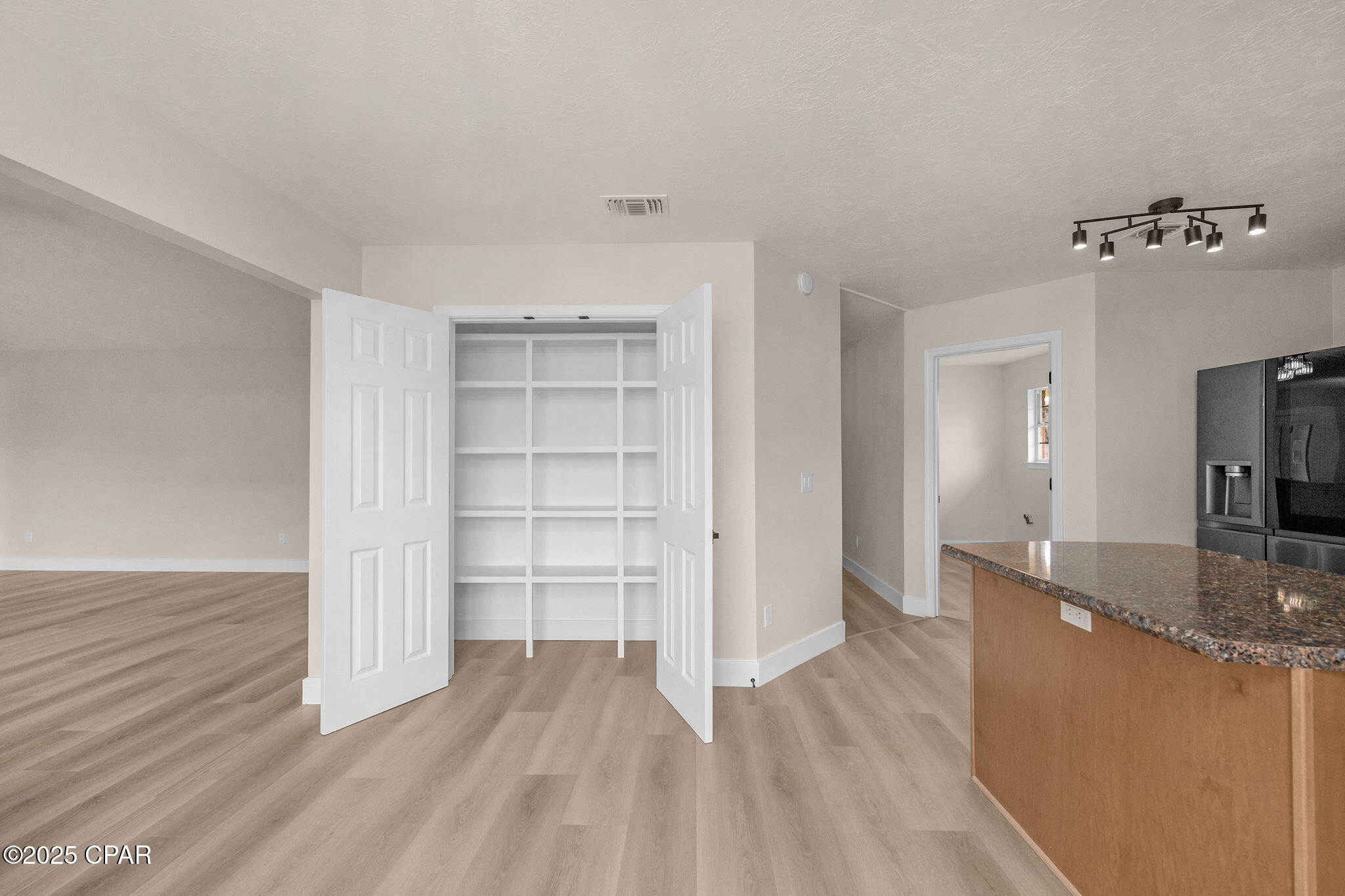 Image 30 For 1066 Meyer Way