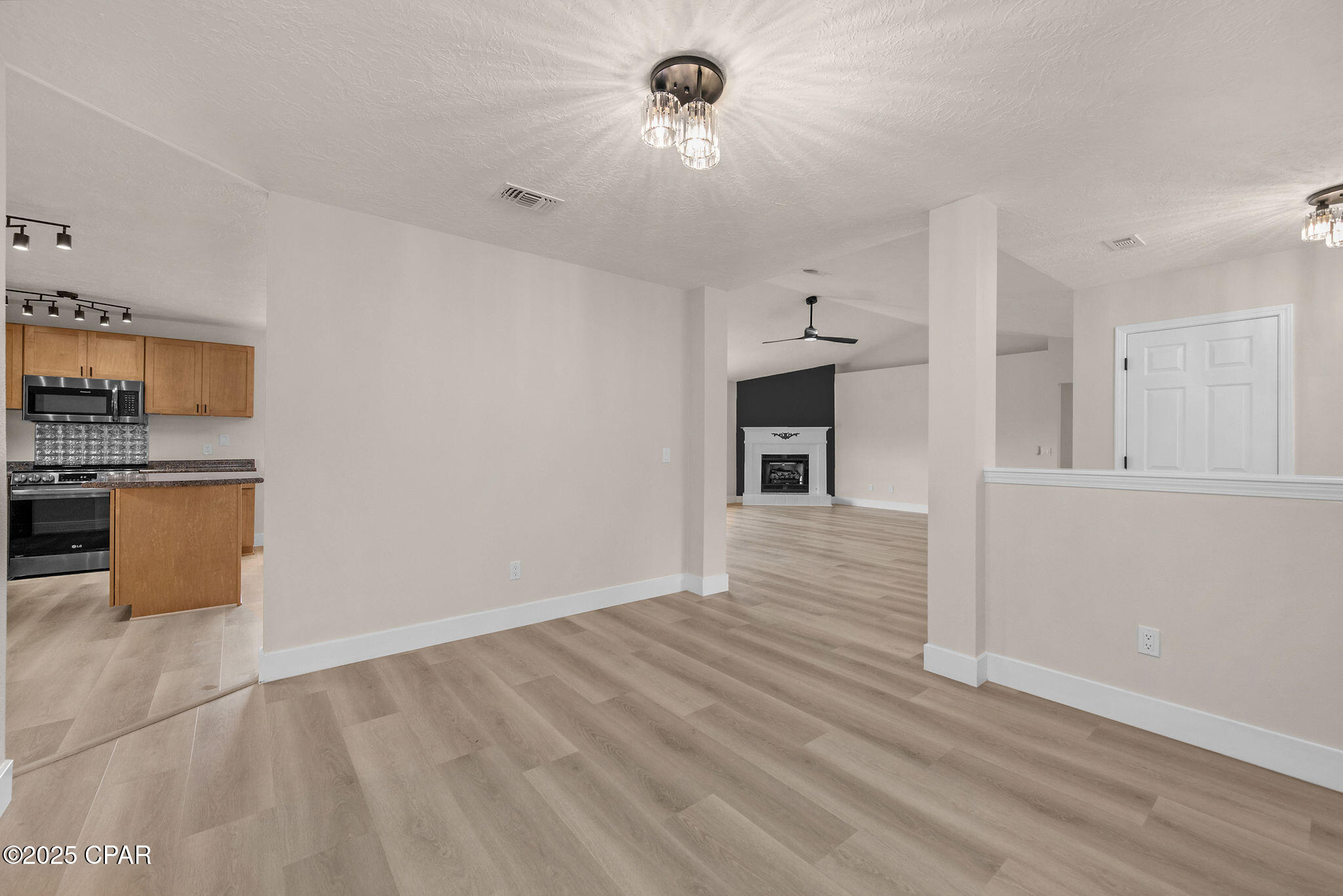 Image 33 For 1066 Meyer Way