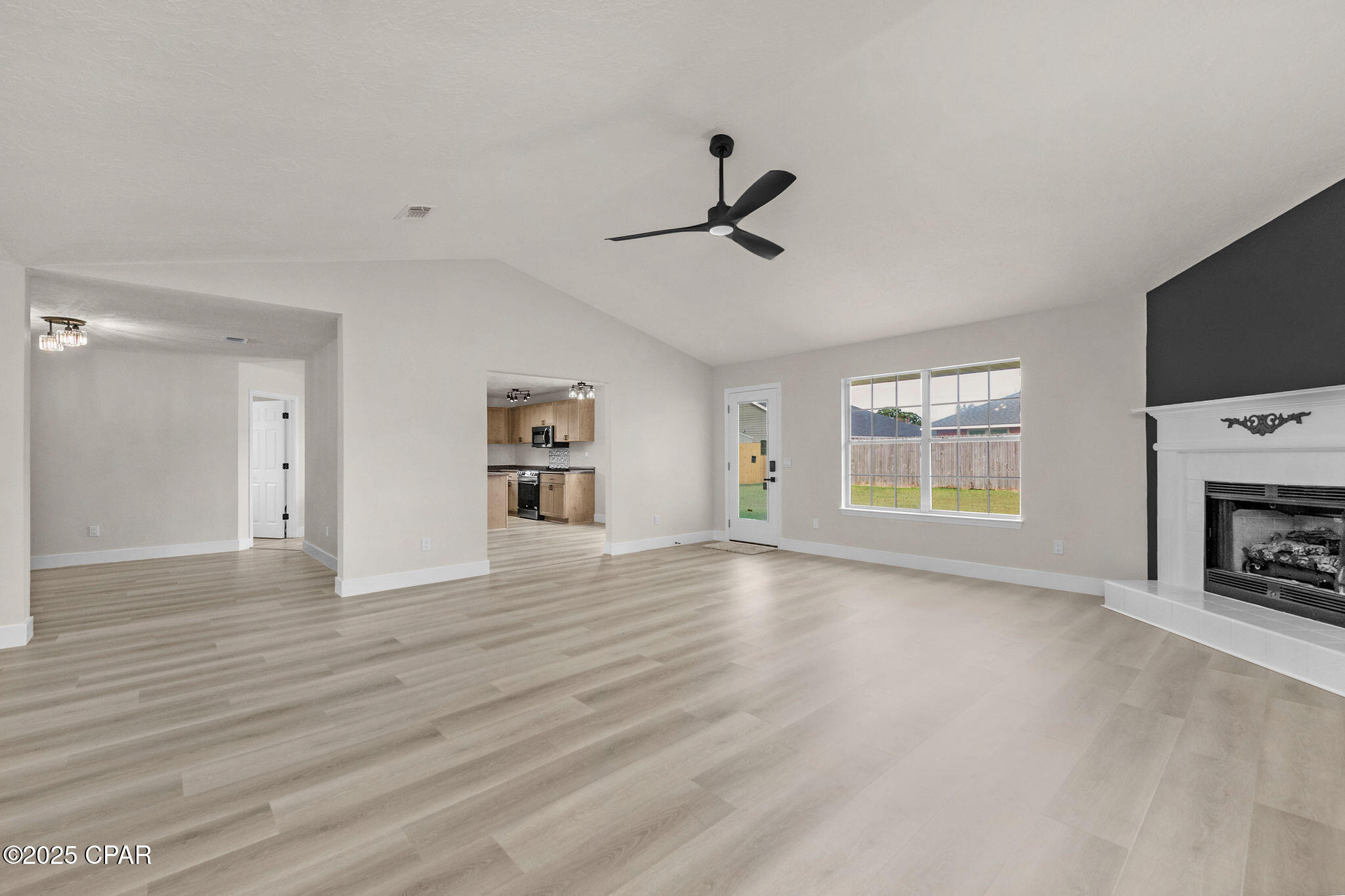 Image 4 For 1066 Meyer Way