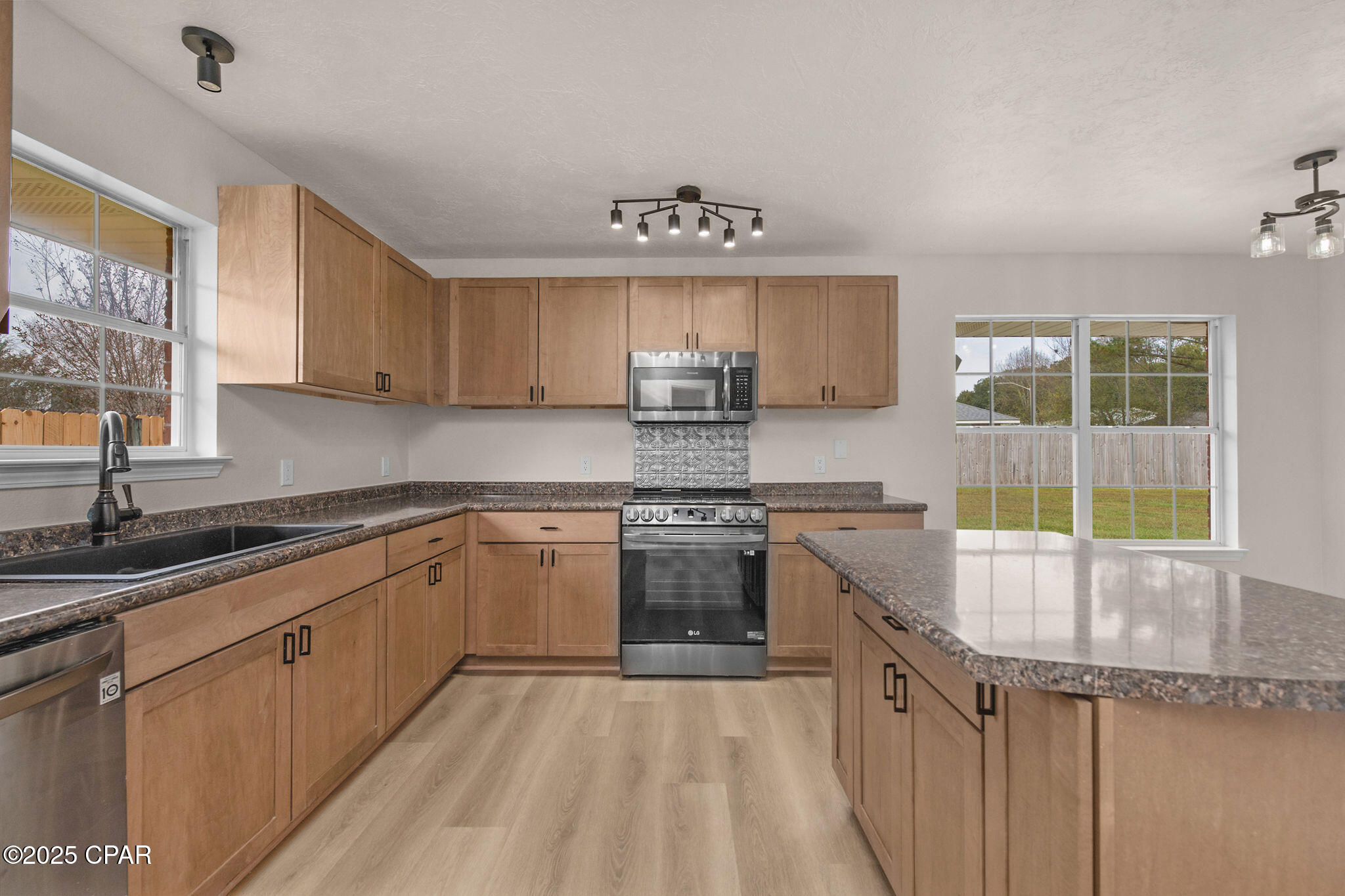 Image 9 For 1066 Meyer Way