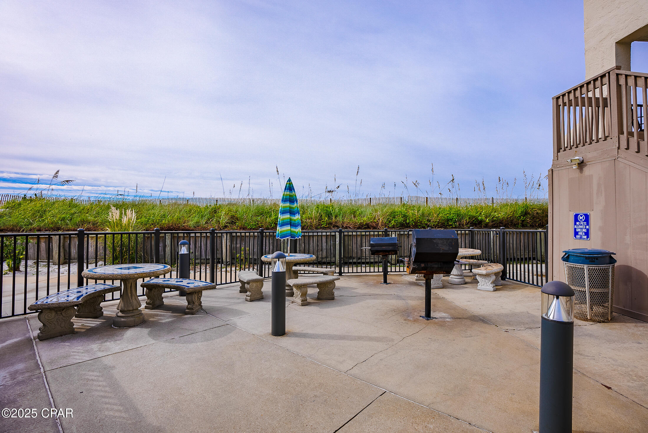 Image 27 For 8727 Thomas Drive B17