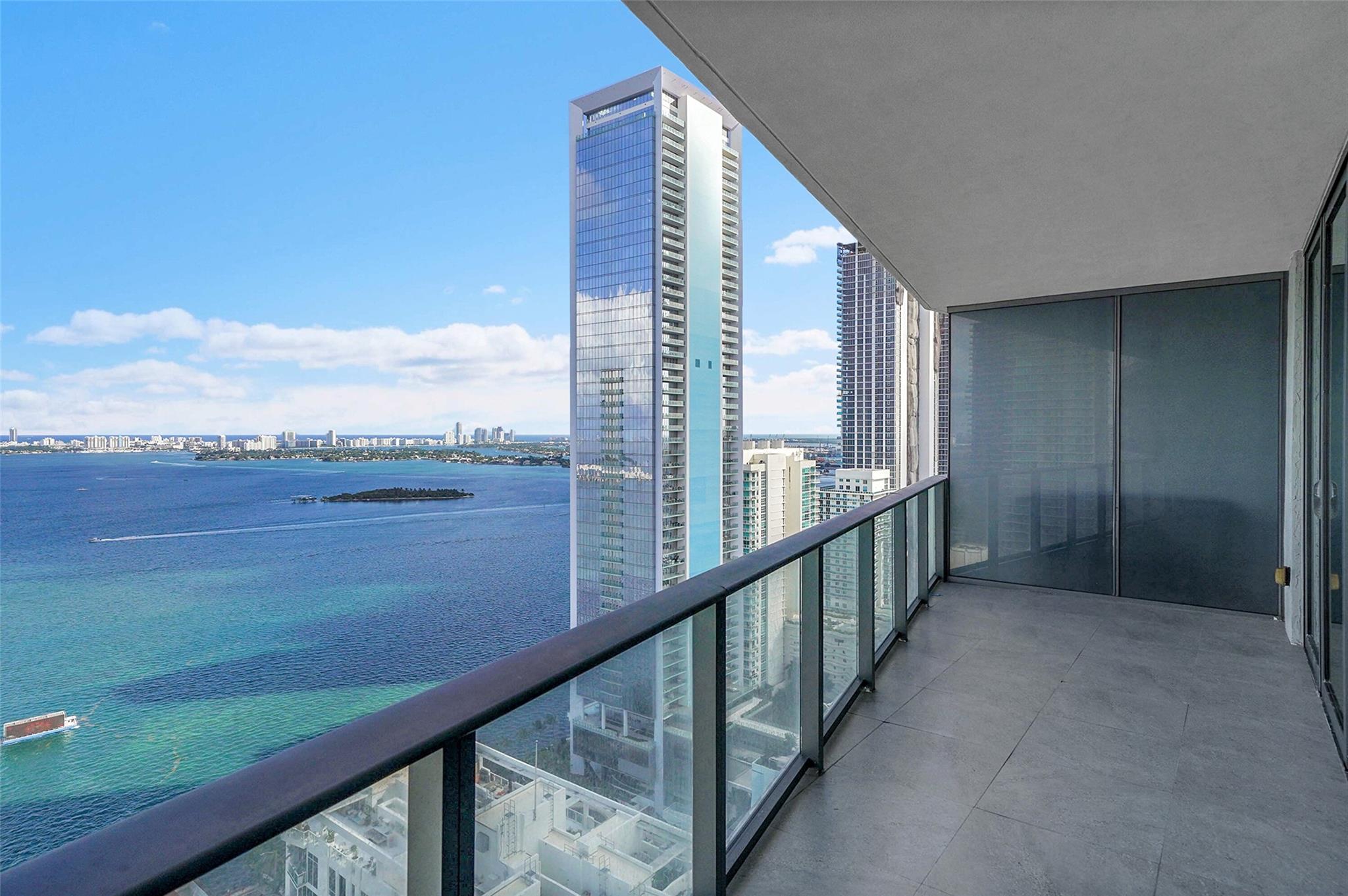 Condo for Sale in Miami, FL