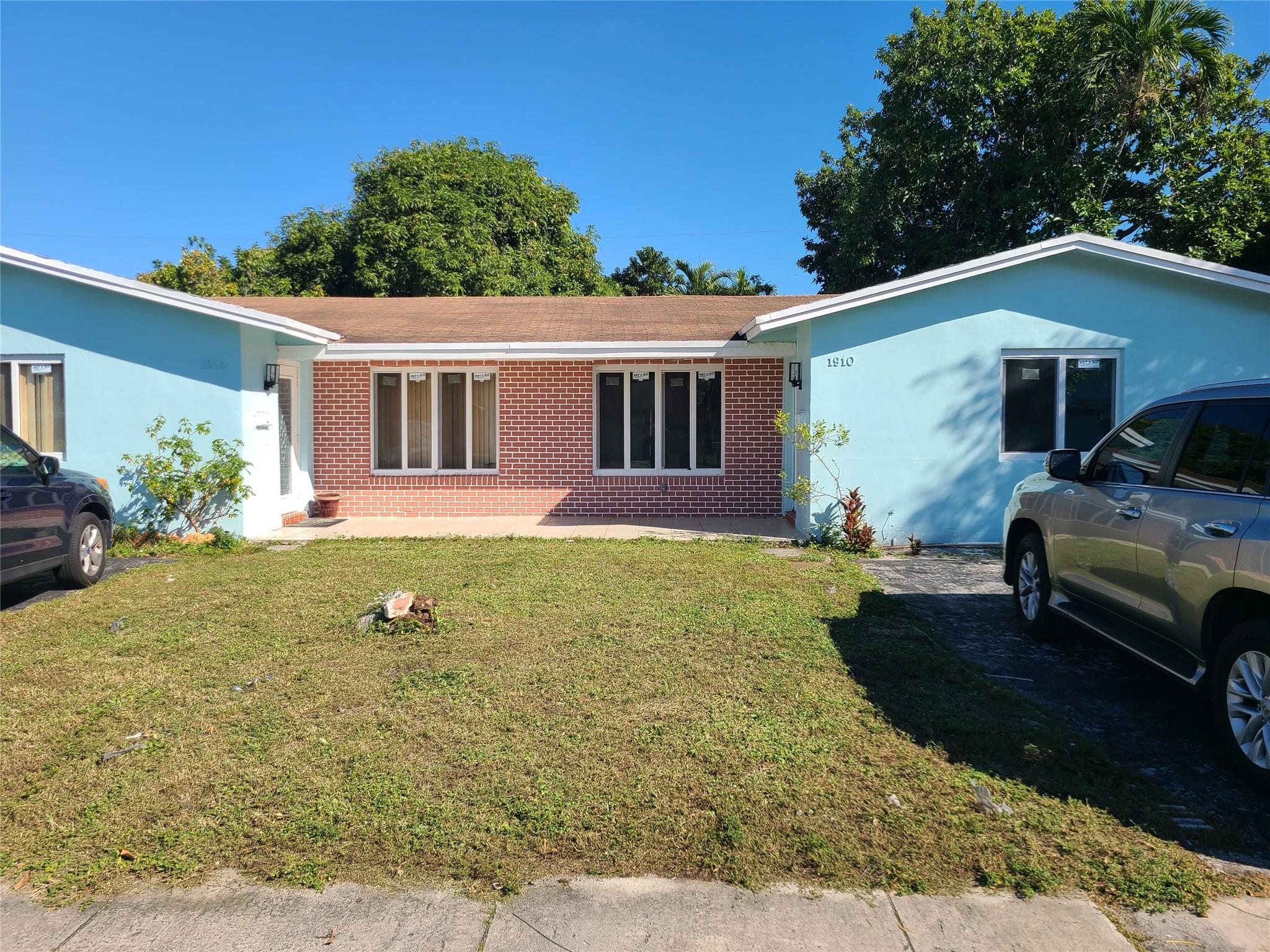 Lauderhill Manor 75-43 B