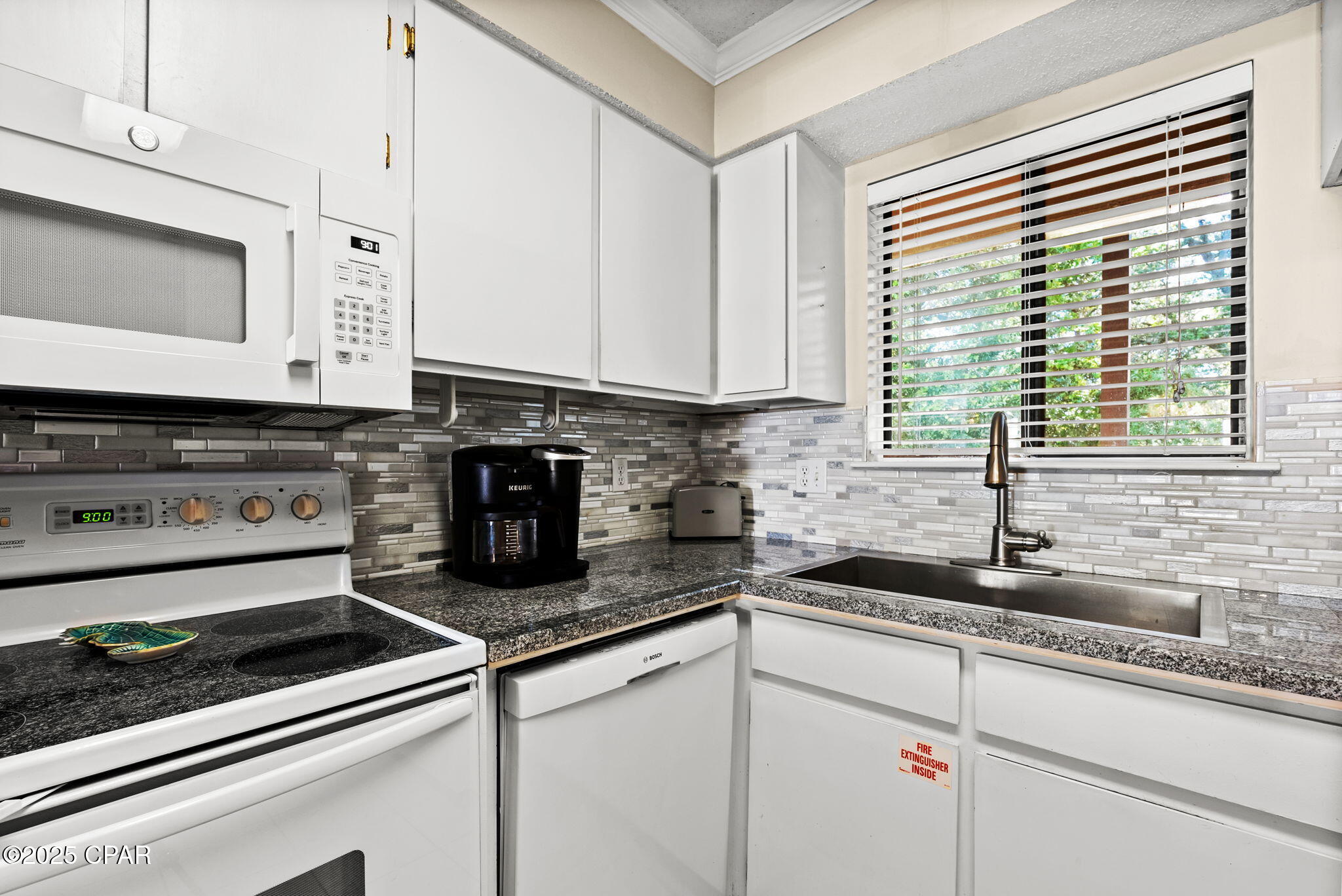 Image 9 For 17620 Front Beach Road Z4