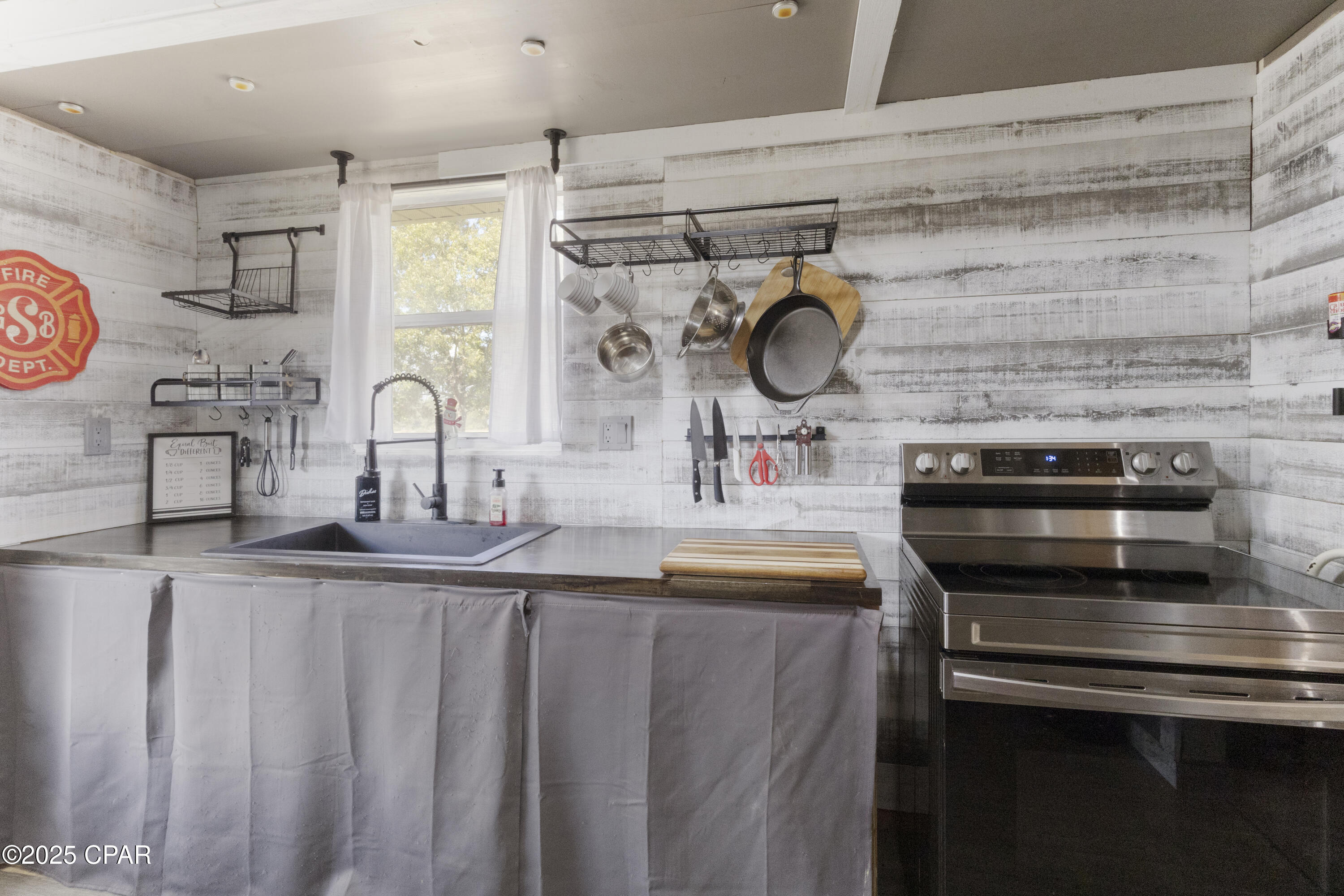 Image 4 For 1988 Orange Hill Road