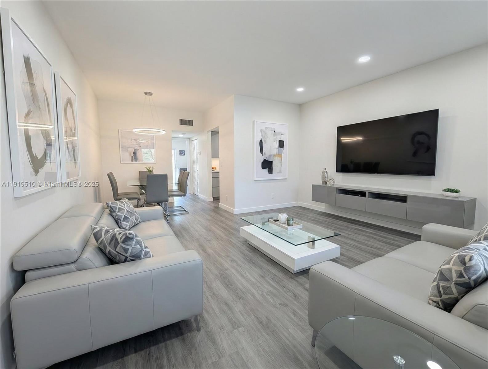 Lauderdale Oaks Condo II