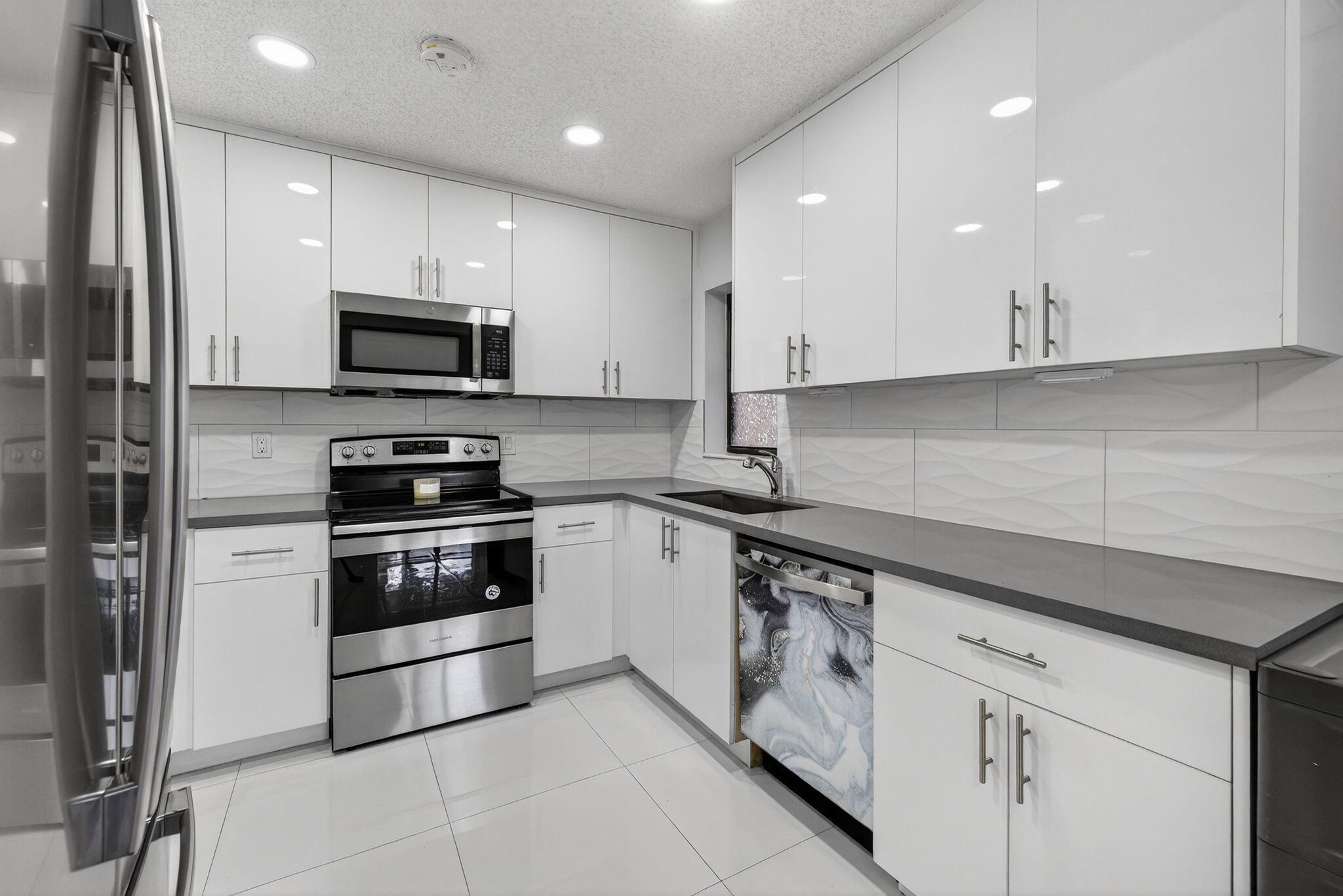 Baywood Village I-A Condo