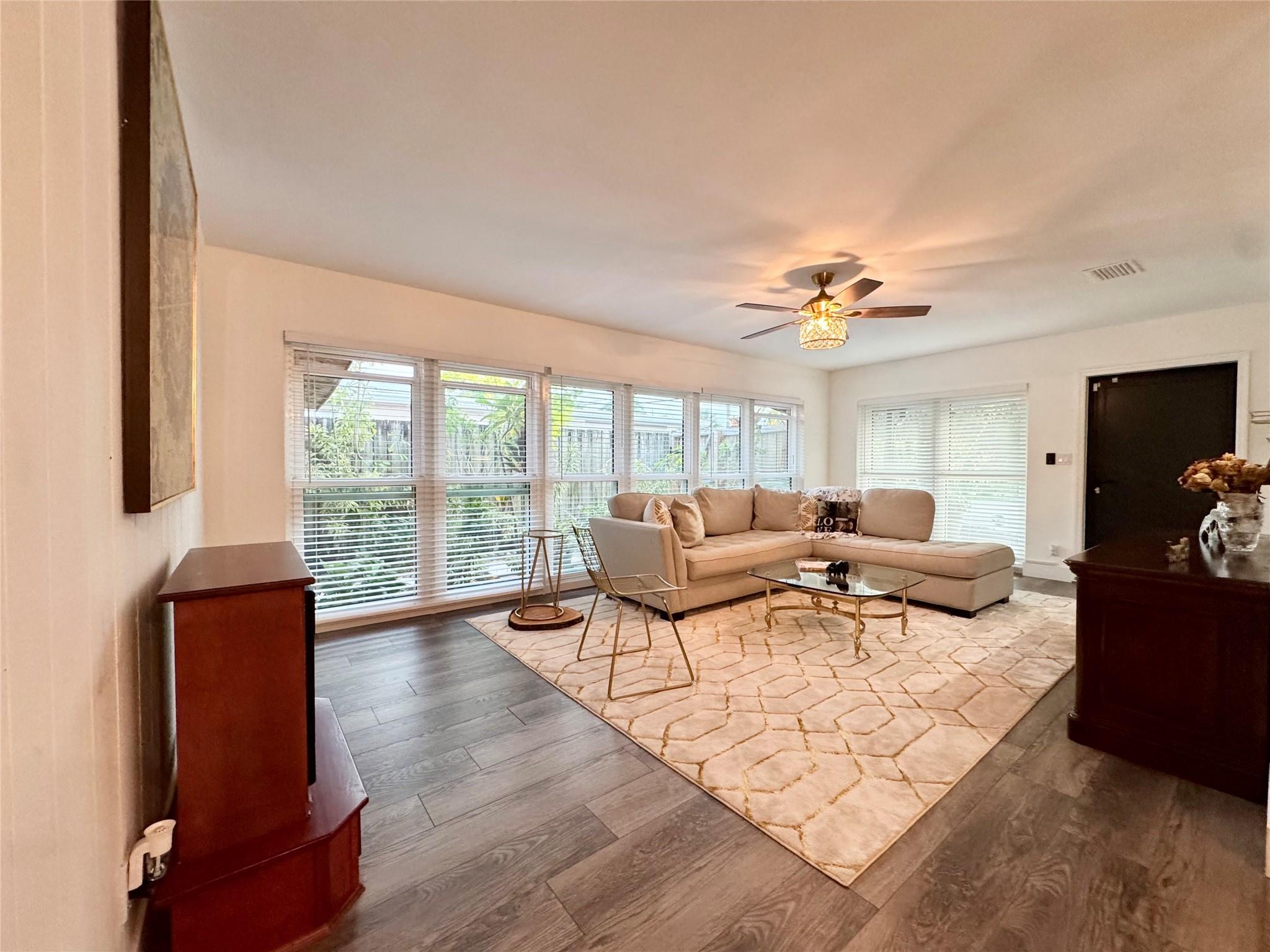 Coral Gardens 30-7 B