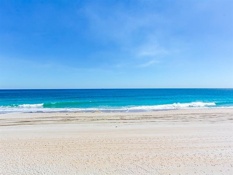 Steps to beautiful Fort Lauderdale Beach!
