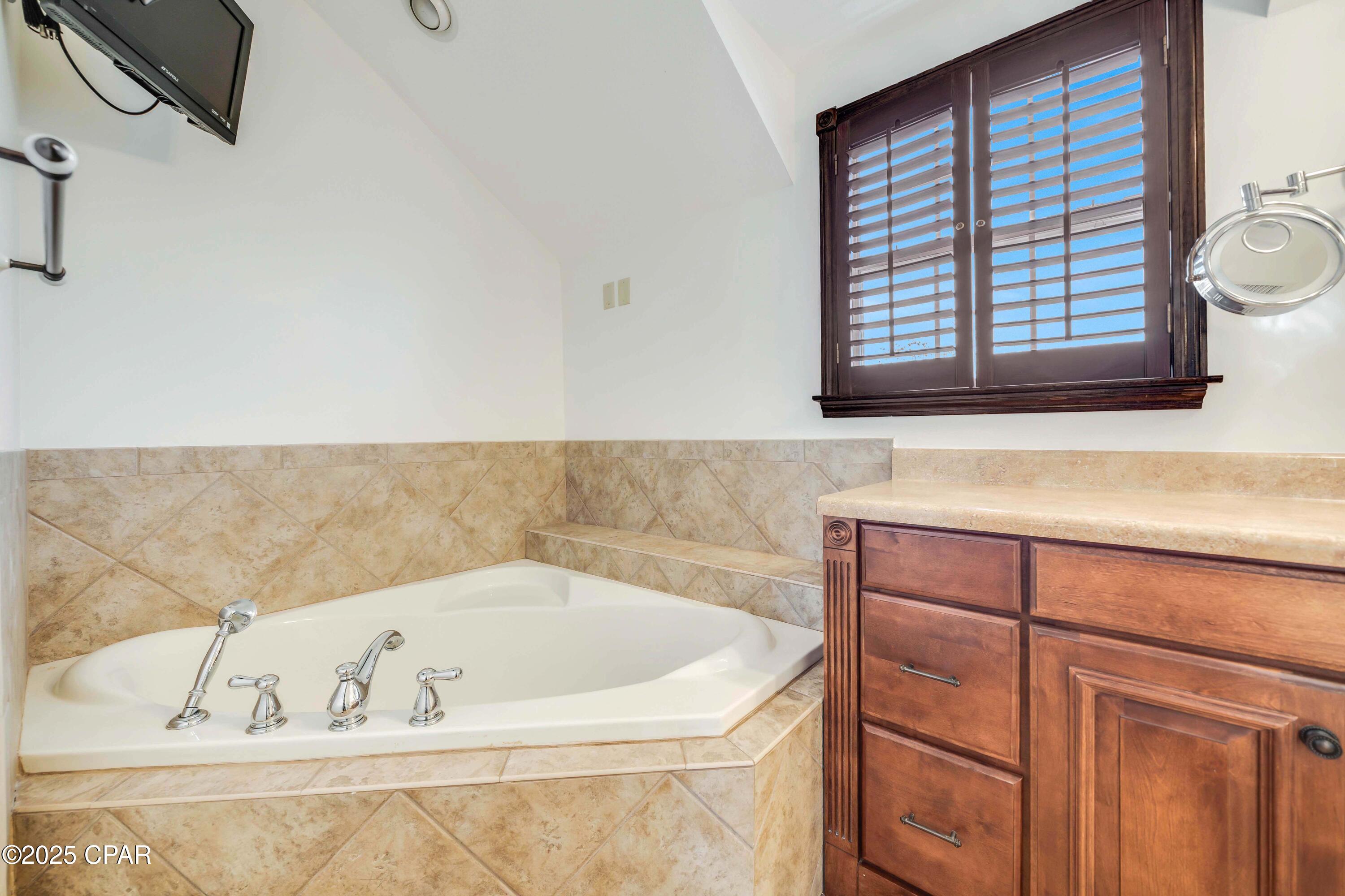 Image 38 For 8508 Holland Road