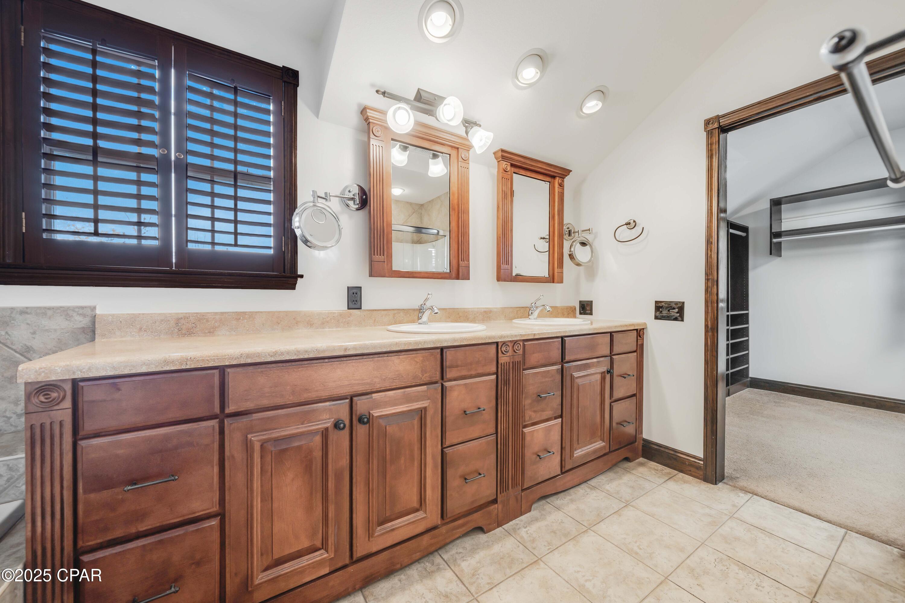 Image 39 For 8508 Holland Road