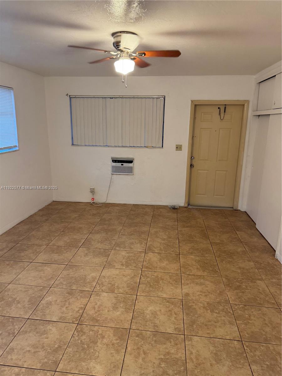 Hollywood South Side Add