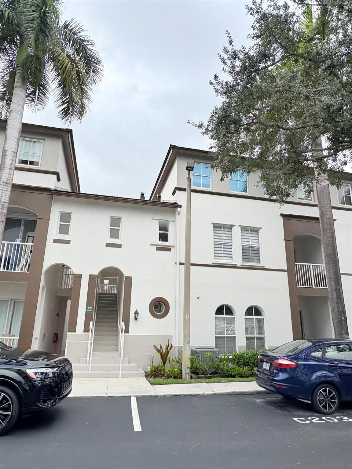 Courtyards Three Condo