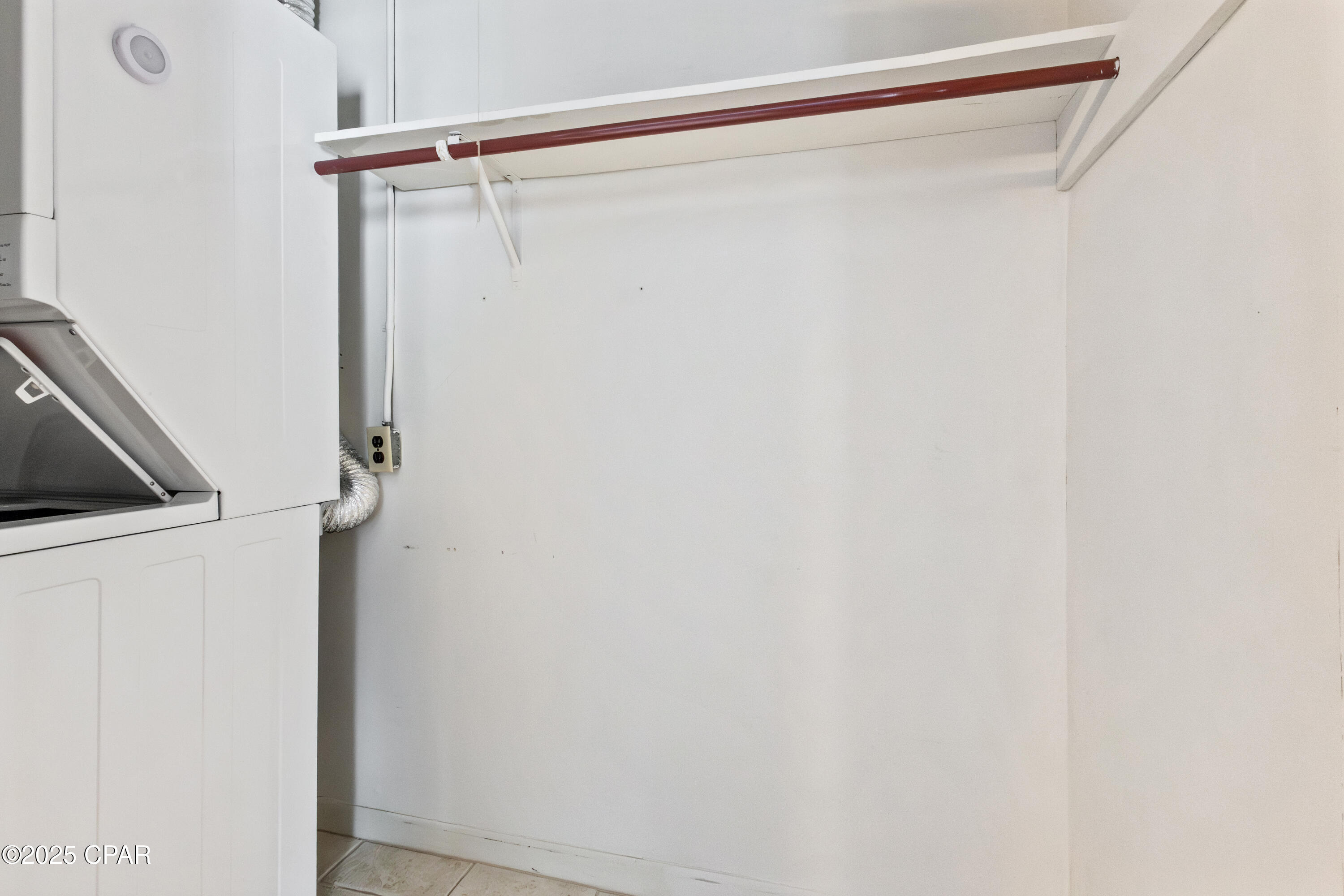 Image 12 For 105 Allen Avenue 61