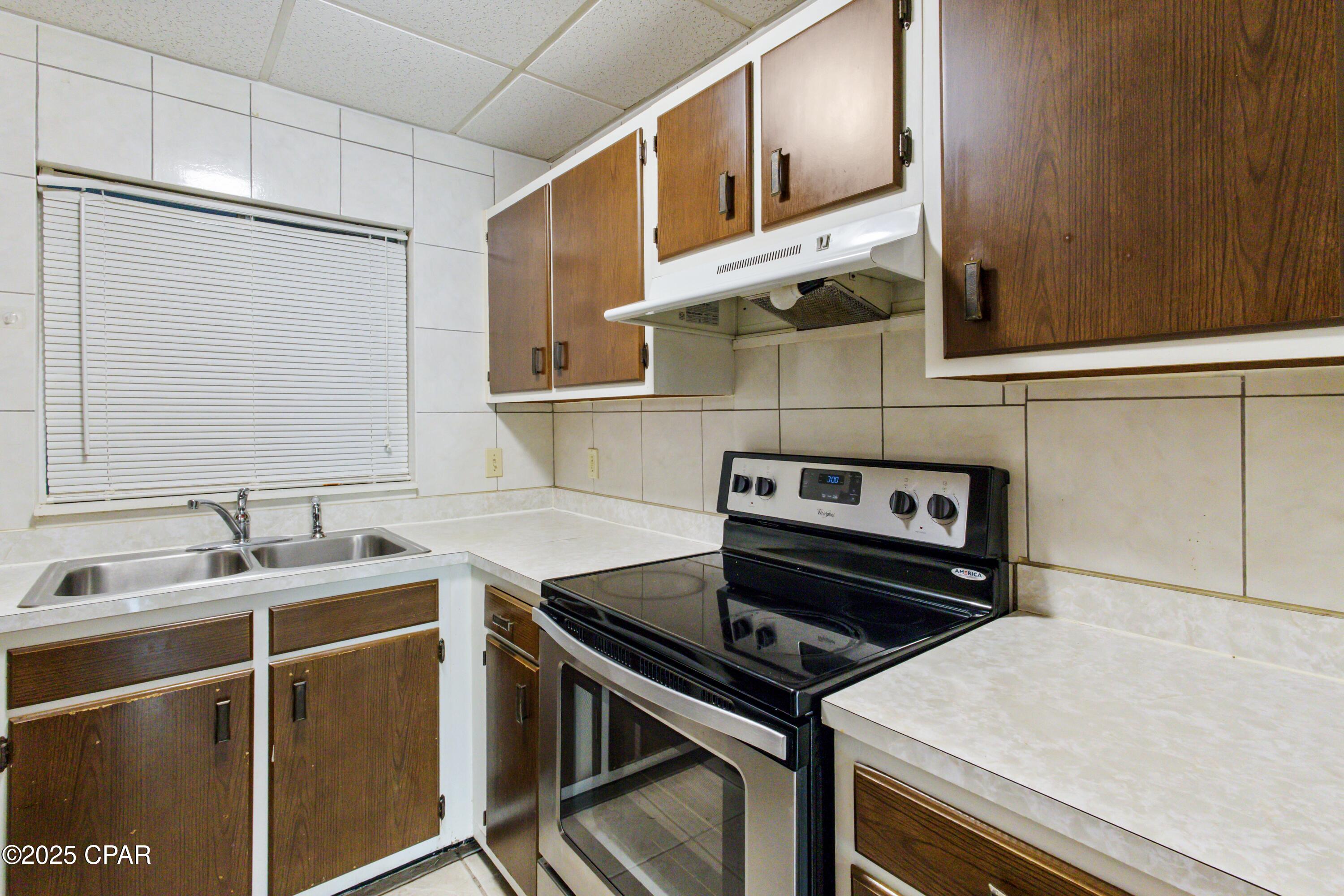 Image 8 For 105 Allen Avenue 61