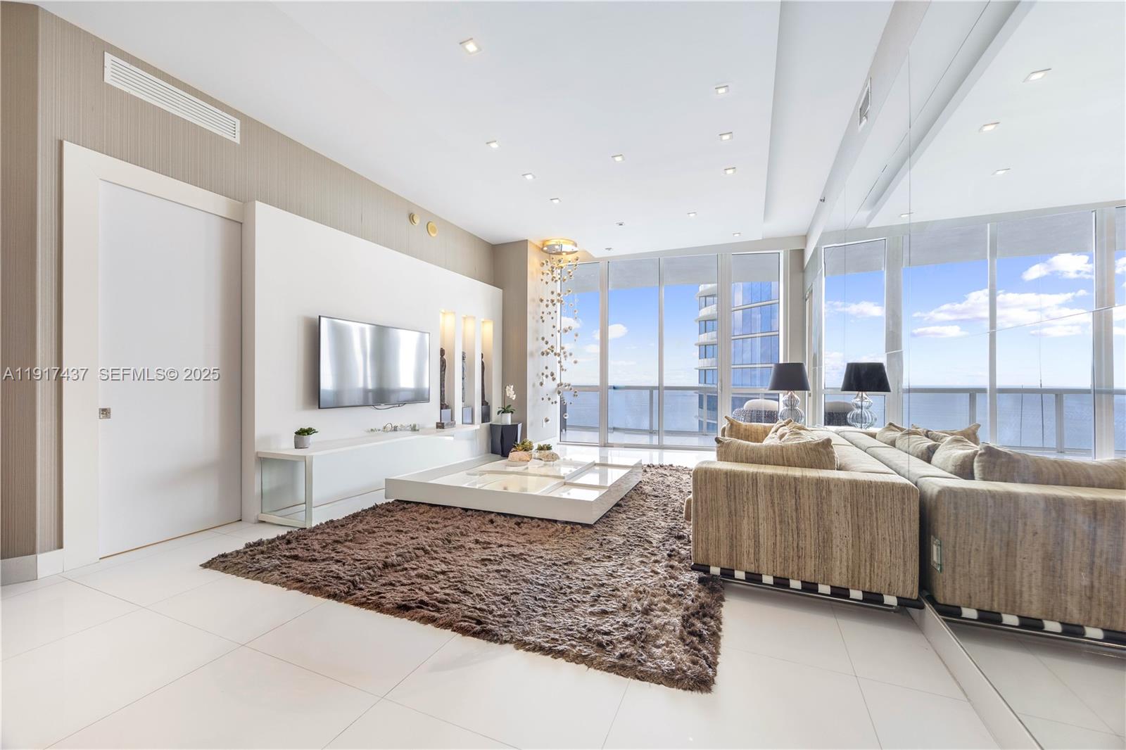 Apartamento à Venda em Sunny Isles Beach, FL