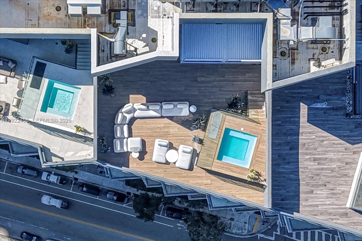 Condo for Sale in Miami, FL