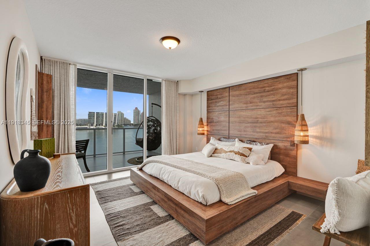 Marina Bay Club Condo Hot