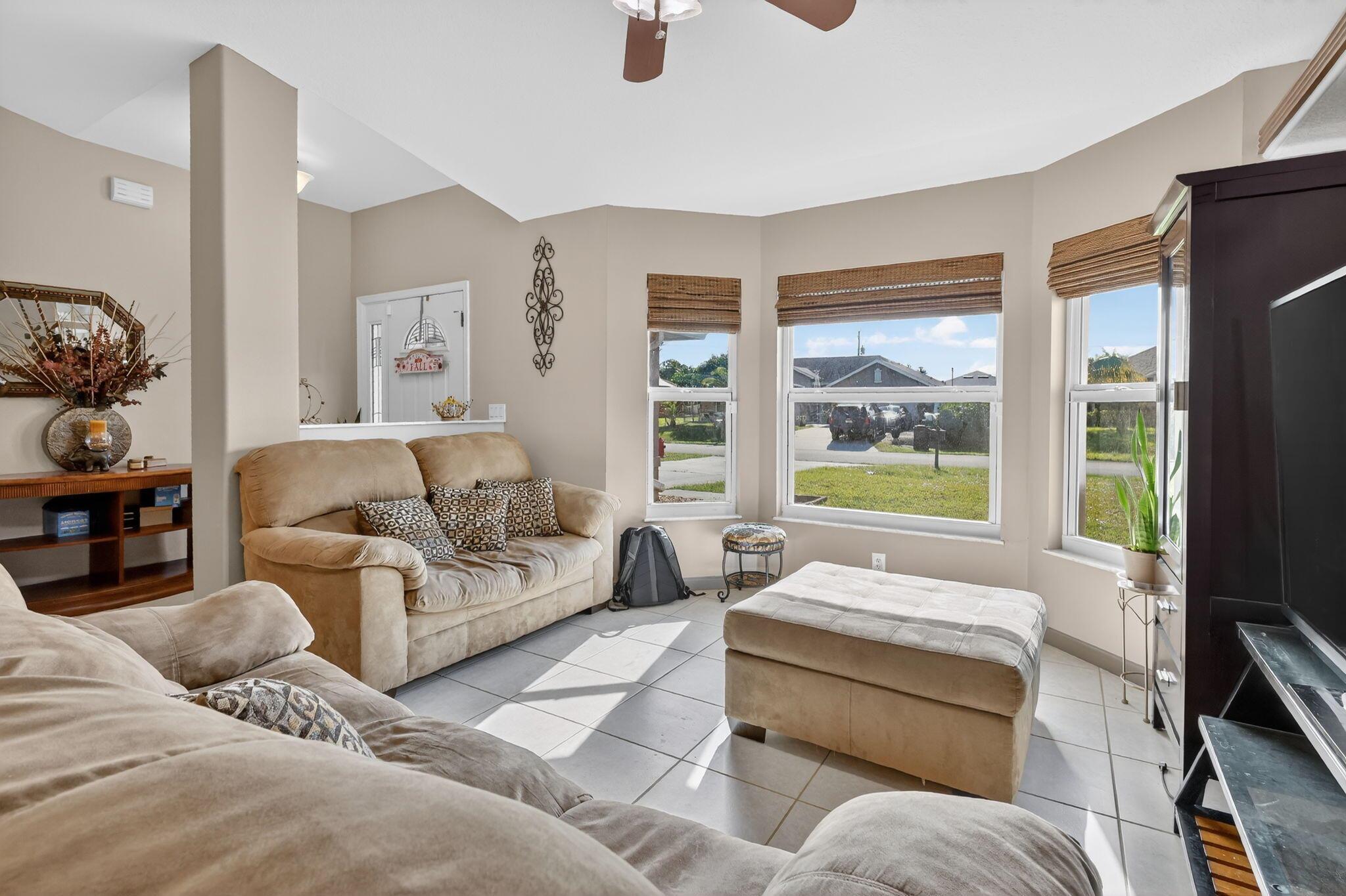 Photo 6 of home located at 557 SW Halkell Avenue, Port St Lucie FL