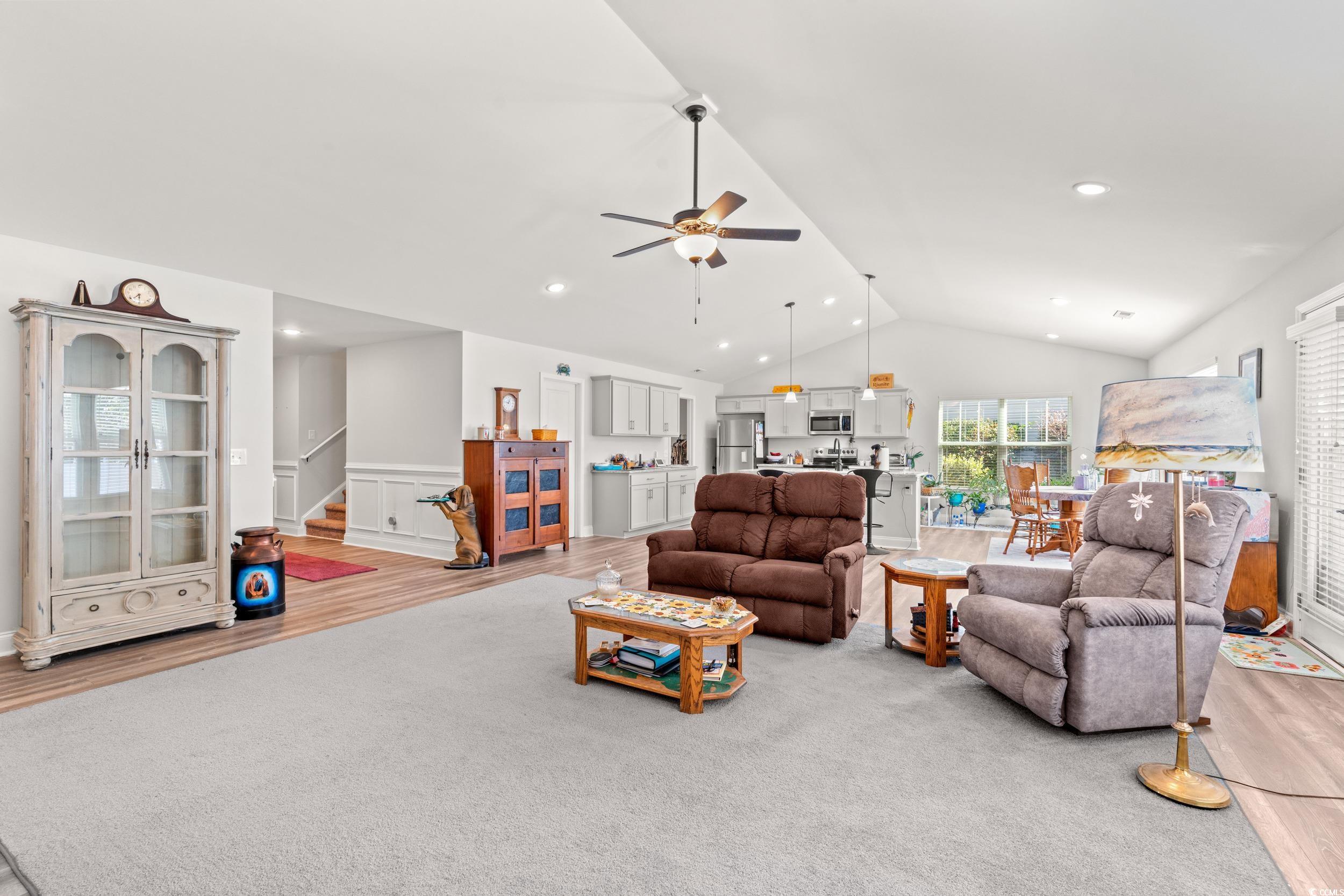 2528478 | Photo 4